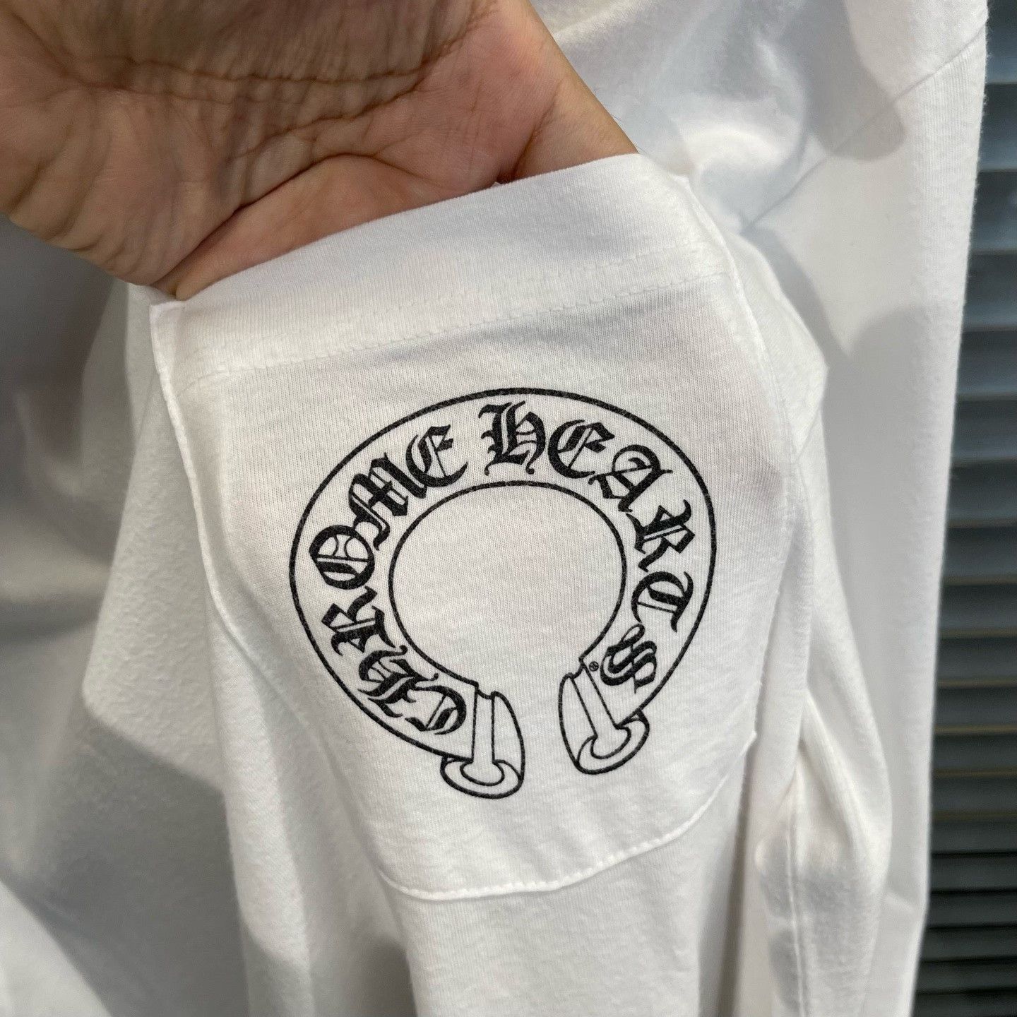 Chrome Hearts Chrome Hearts Horseshoe Pocket Long Sleeve T-Shirt Size M Size US M / EU 48-50 / 2 - 5 Thumbnail