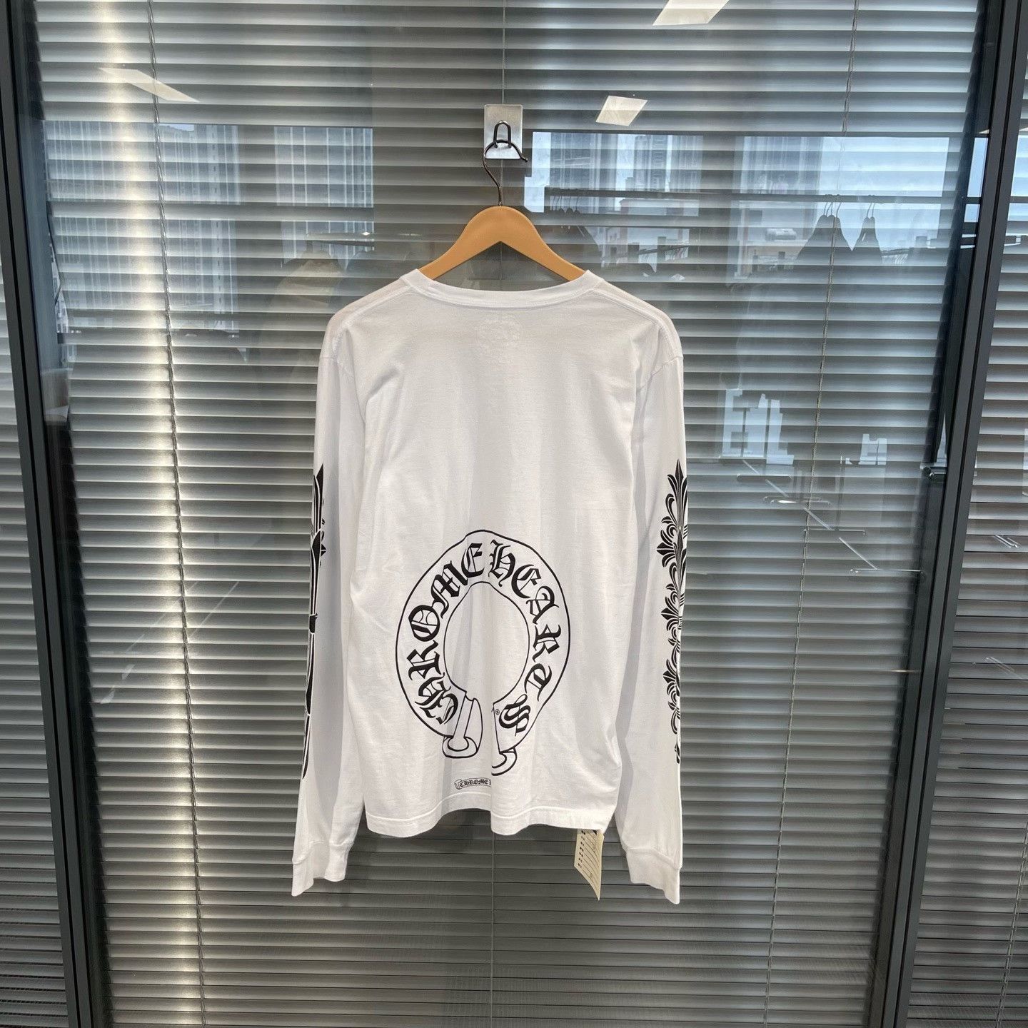Chrome Hearts Chrome Hearts Horseshoe Pocket Long Sleeve T-Shirt Size M Size US M / EU 48-50 / 2 - 2 Thumbnail