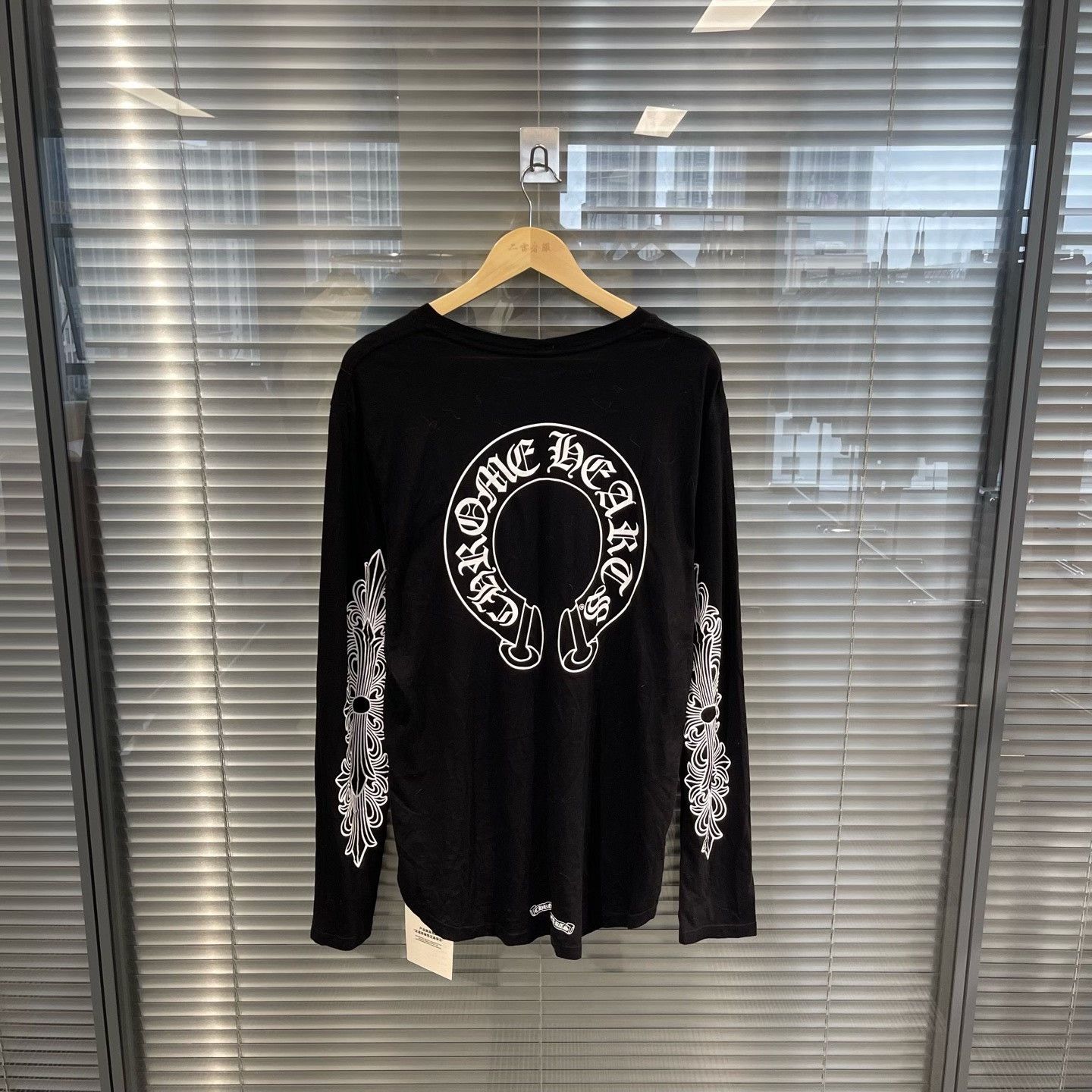 Chrome Hearts Chrome Hearts Horseshoe Floral Long Sleeve XL Size US XL / EU 56 / 4 - 2 Thumbnail