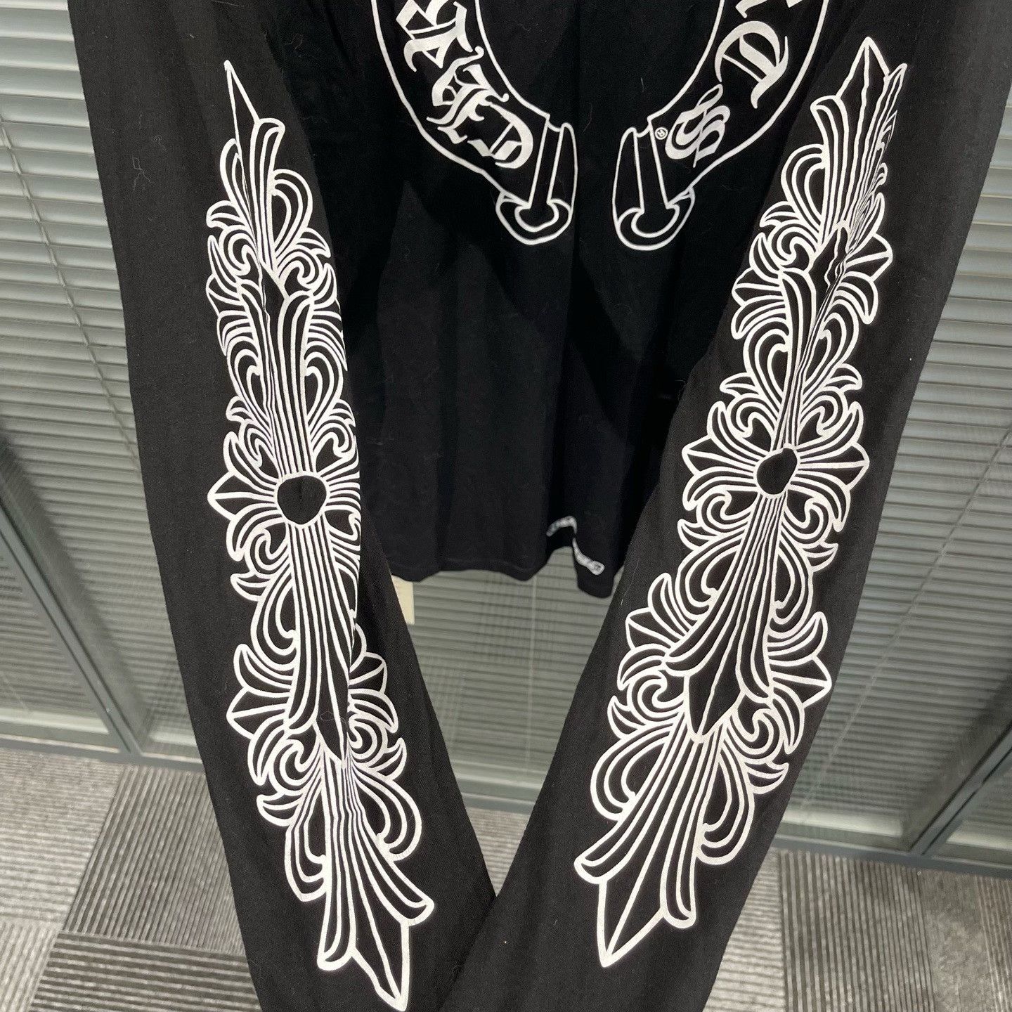 Chrome Hearts Chrome Hearts Horseshoe Floral Long Sleeve XL Size US XL / EU 56 / 4 - 7 Thumbnail