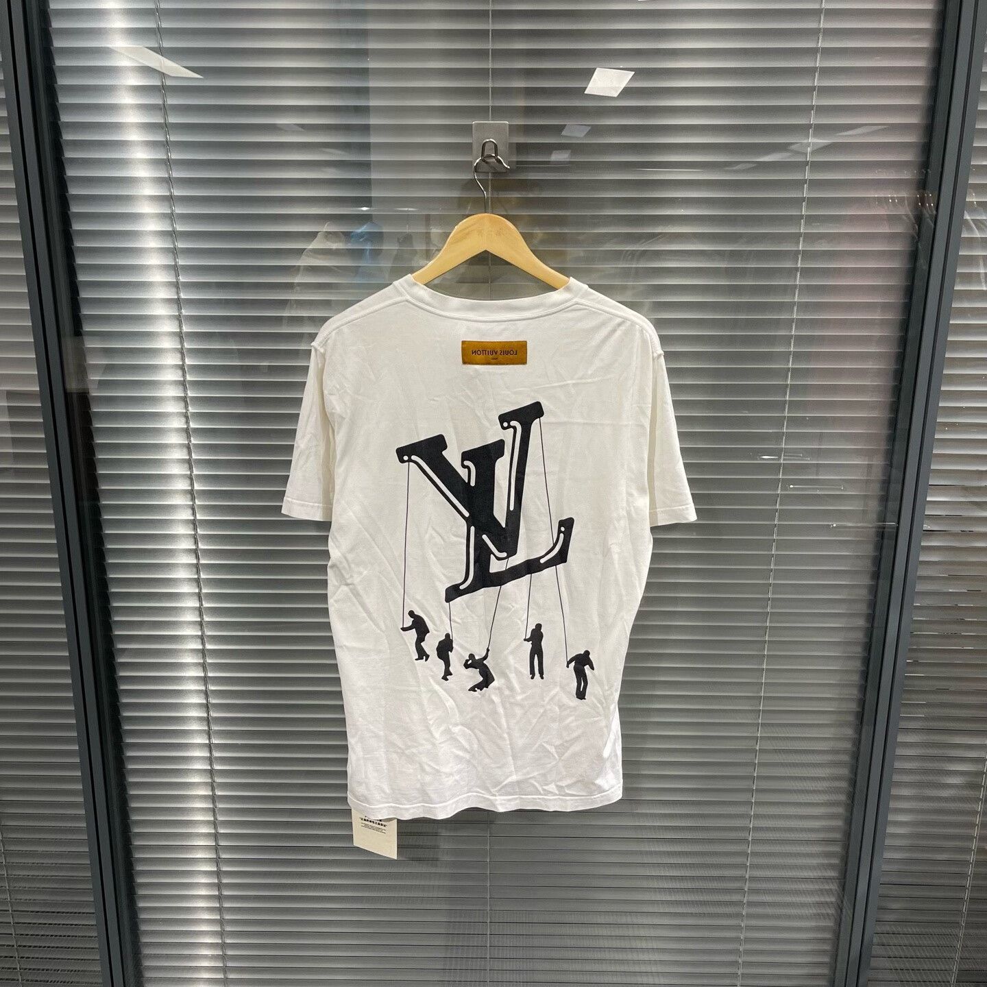 Louis Vuitton Louis Vuitton Parachute Print T-Shirt XL Size US XL / EU 56 / 4 - 3 Thumbnail