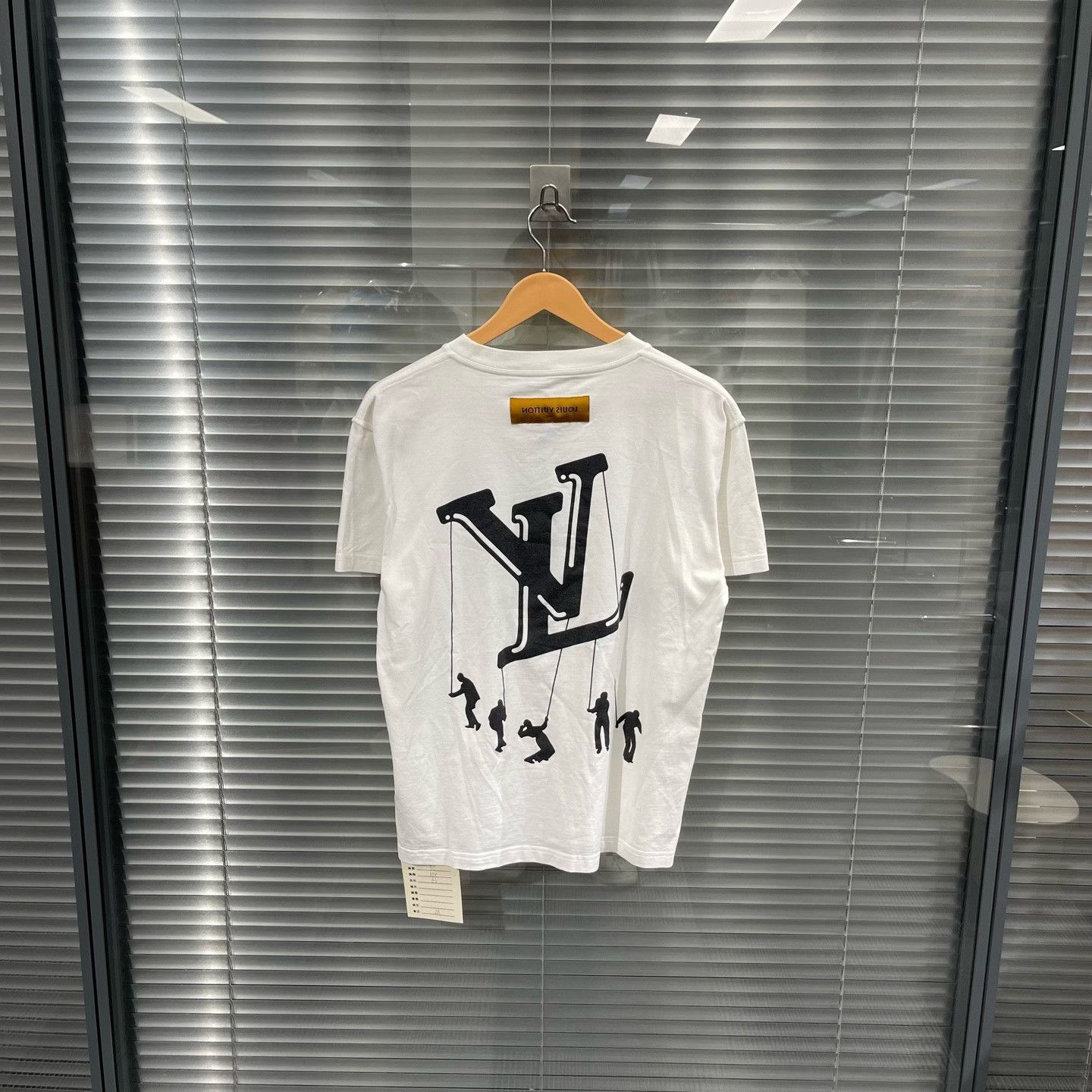 Louis Vuitton Louis Vuitton Puppet Graphic Print T-Shirt US M Size US M / EU 48-50 / 2 - 2 Thumbnail