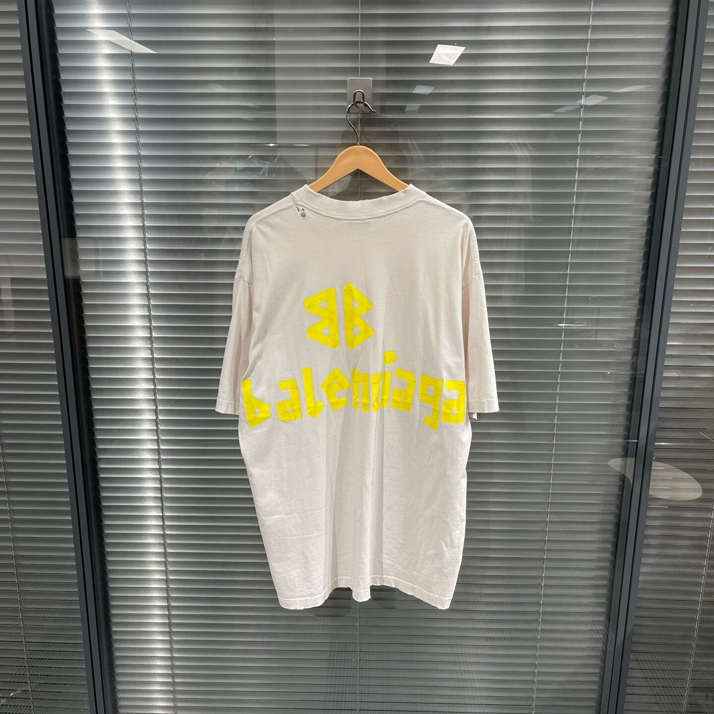 Balenciaga Balenciaga Tape Logo Short Sleeve T-Shirt M Size US M / EU 48-50 / 2 - 2 Thumbnail