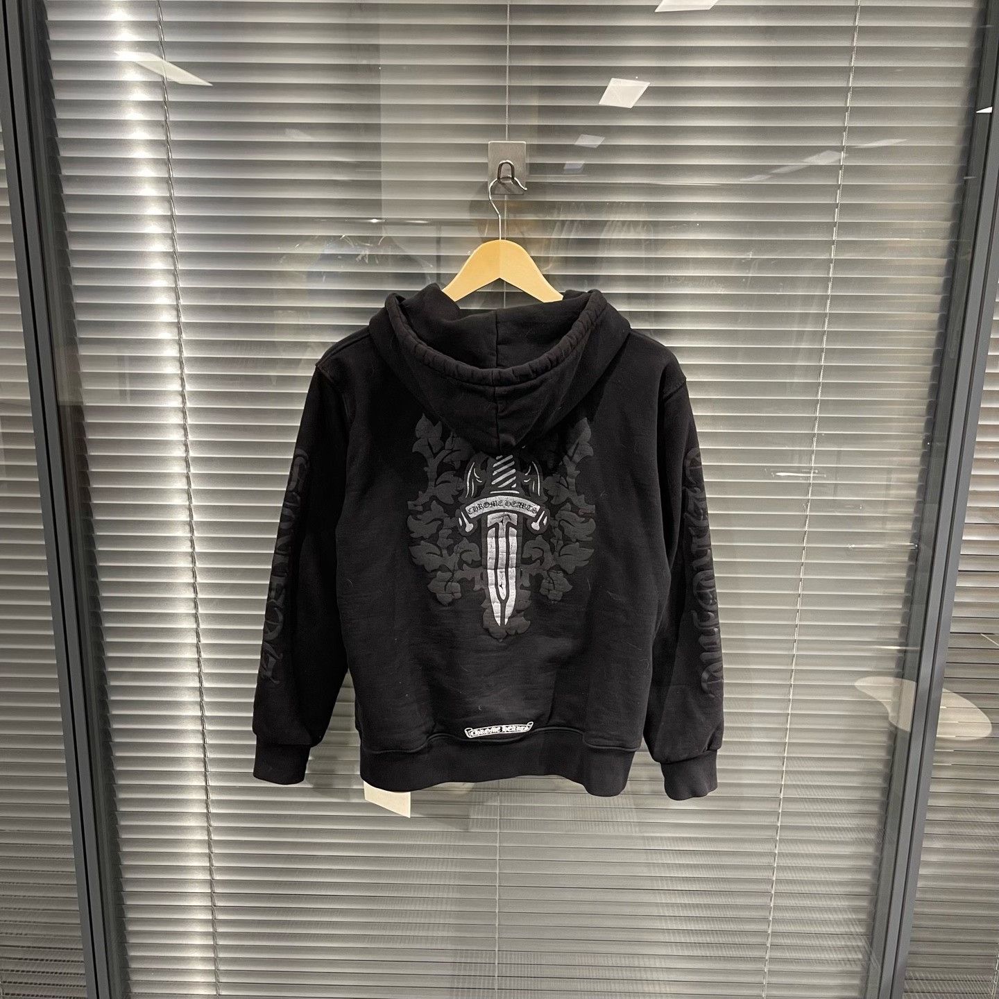 Chrome Hearts Chrome Hearts Dagger Vine Graphic Zip Hoodie Size S Size US S / EU 44-46 / 1 - 2 Thumbnail