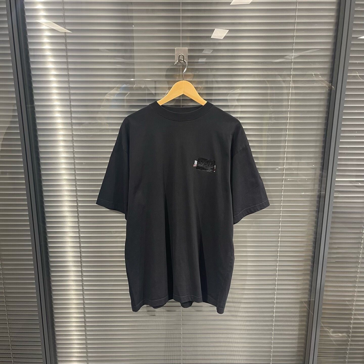 Balenciaga Balenciaga Gaffer Tape Logo T-Shirt M Size US M / EU 48-50 / 2 - 2 Thumbnail