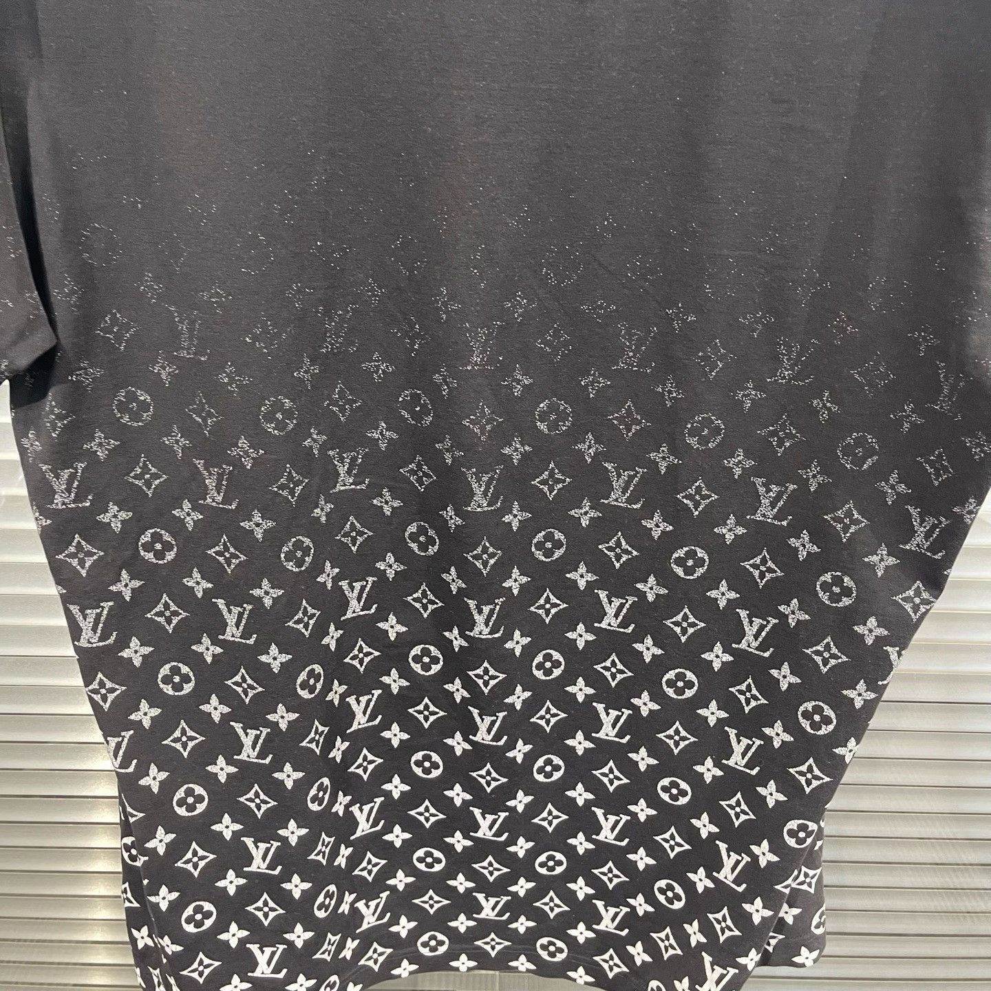 Louis Vuitton Louis Vuitton Gradient Monogram T-Shirt XXL Size US XXL / EU 58 / 5 - 6 Thumbnail