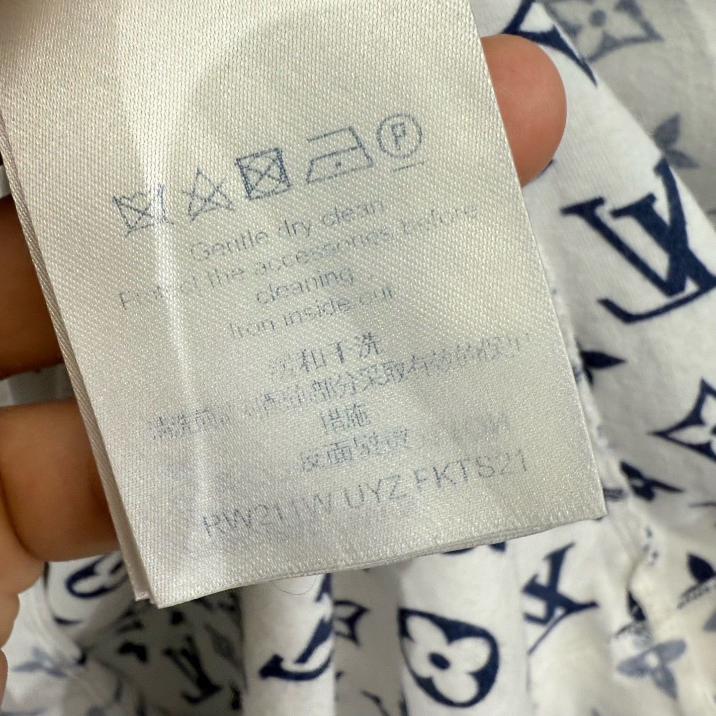 Louis Vuitton Louis Vuitton Monogram Chain Detail T-Shirt XS Size XS / US 0-2 / IT 36-38 - 6 Thumbnail