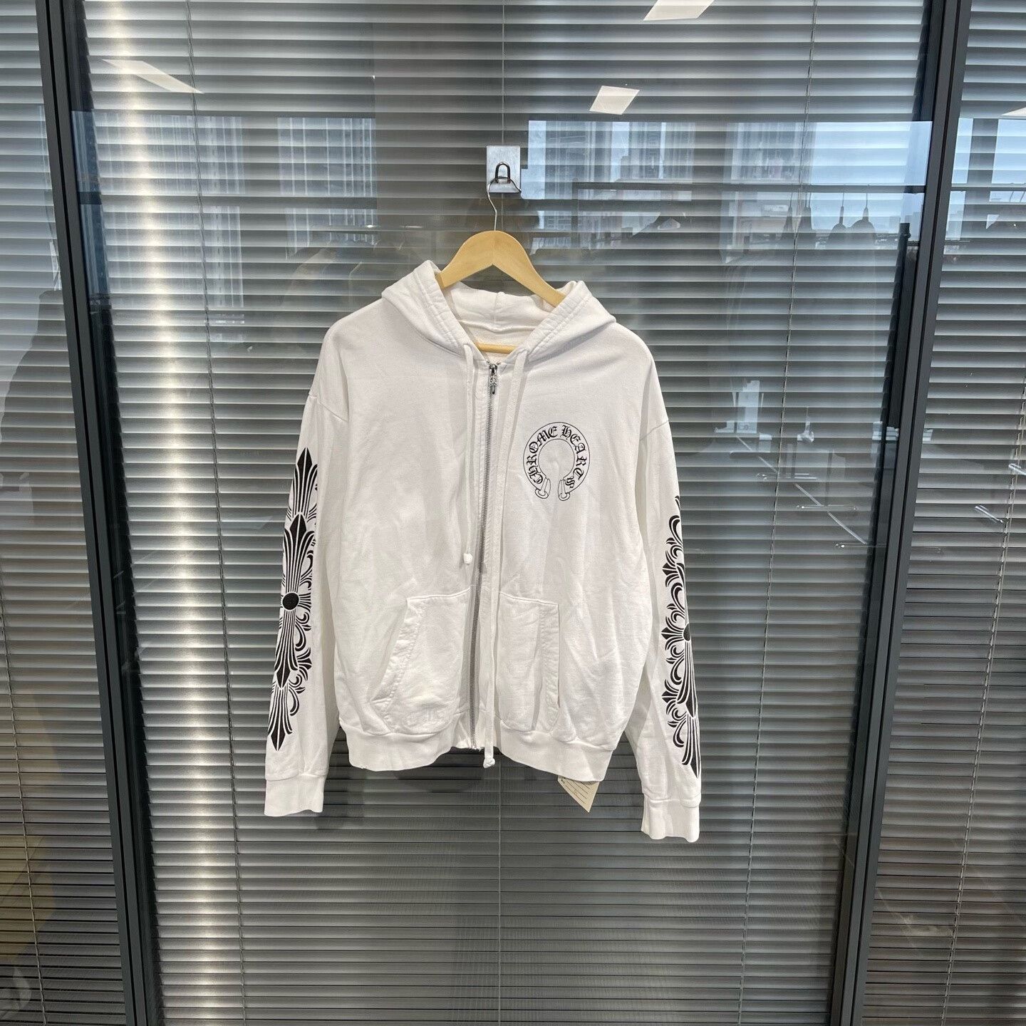Chrome Hearts Chrome Hearts Horseshoe Floral Sleeve Zip Hoodie M Size US M / EU 48-50 / 2 - 3 Thumbnail