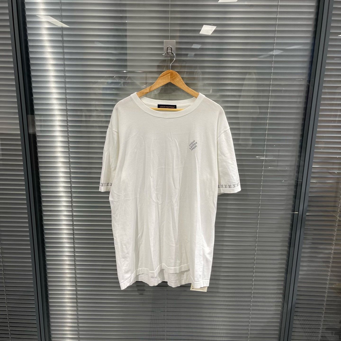 Louis Vuitton Louis Vuitton Marque Déposée Embroidery T-Shirt 4L Size US XXL / EU 58 / 5 - 2 Thumbnail