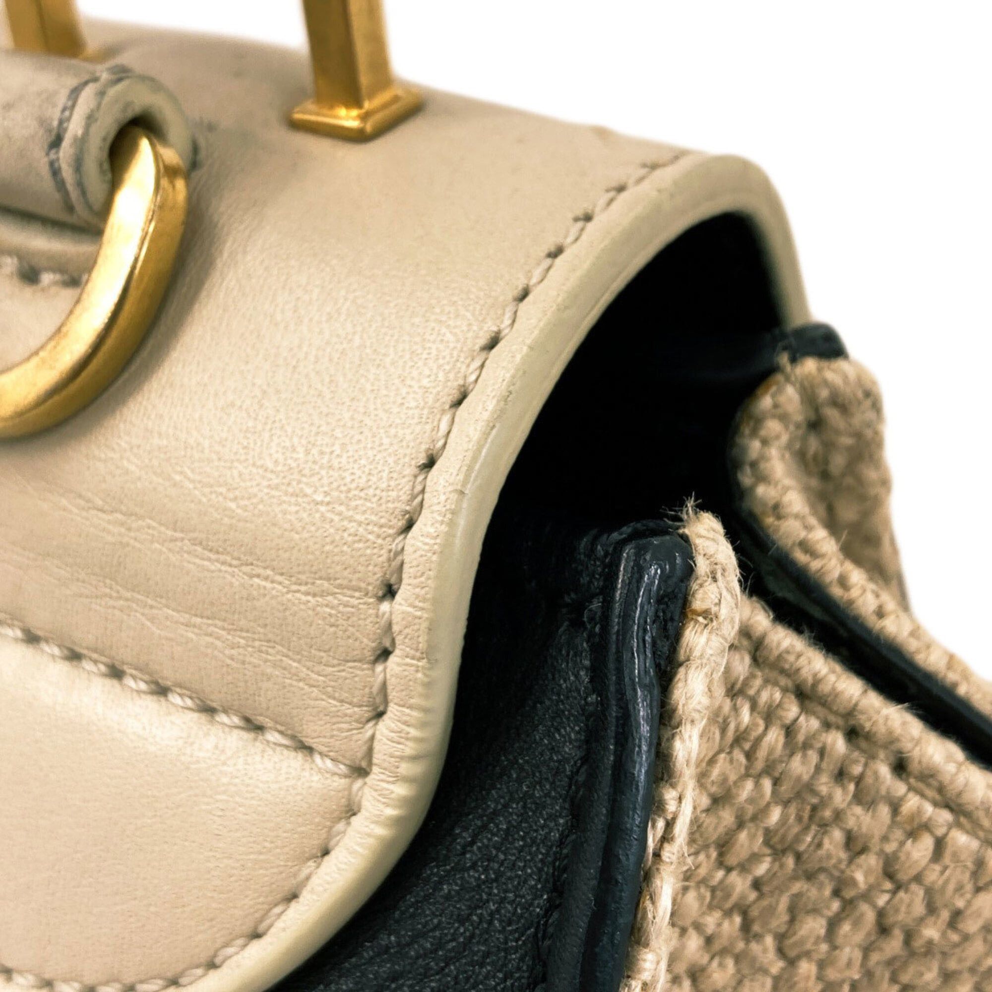Celine Celine Trapeze Medium 2-Way Handbag, Calfskin, Women's. Size ONE SIZE - 22 Thumbnail