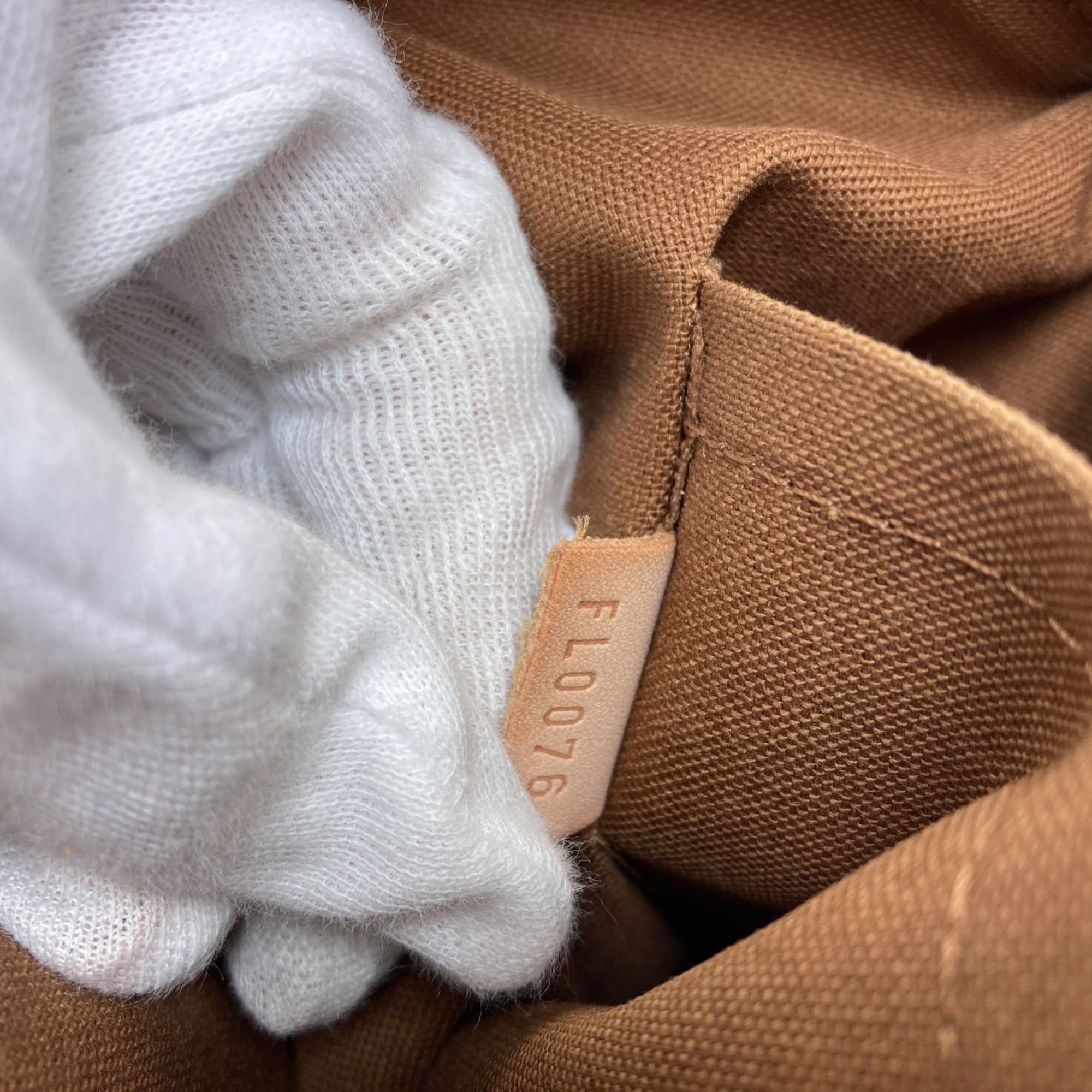 Louis Vuitton Louis Vuitton M40103 Lockit Vertical Tote Bag, Monogram Canvas, Women's LOUIS VUITTON Size ONE SIZE - 7 Thumbnail