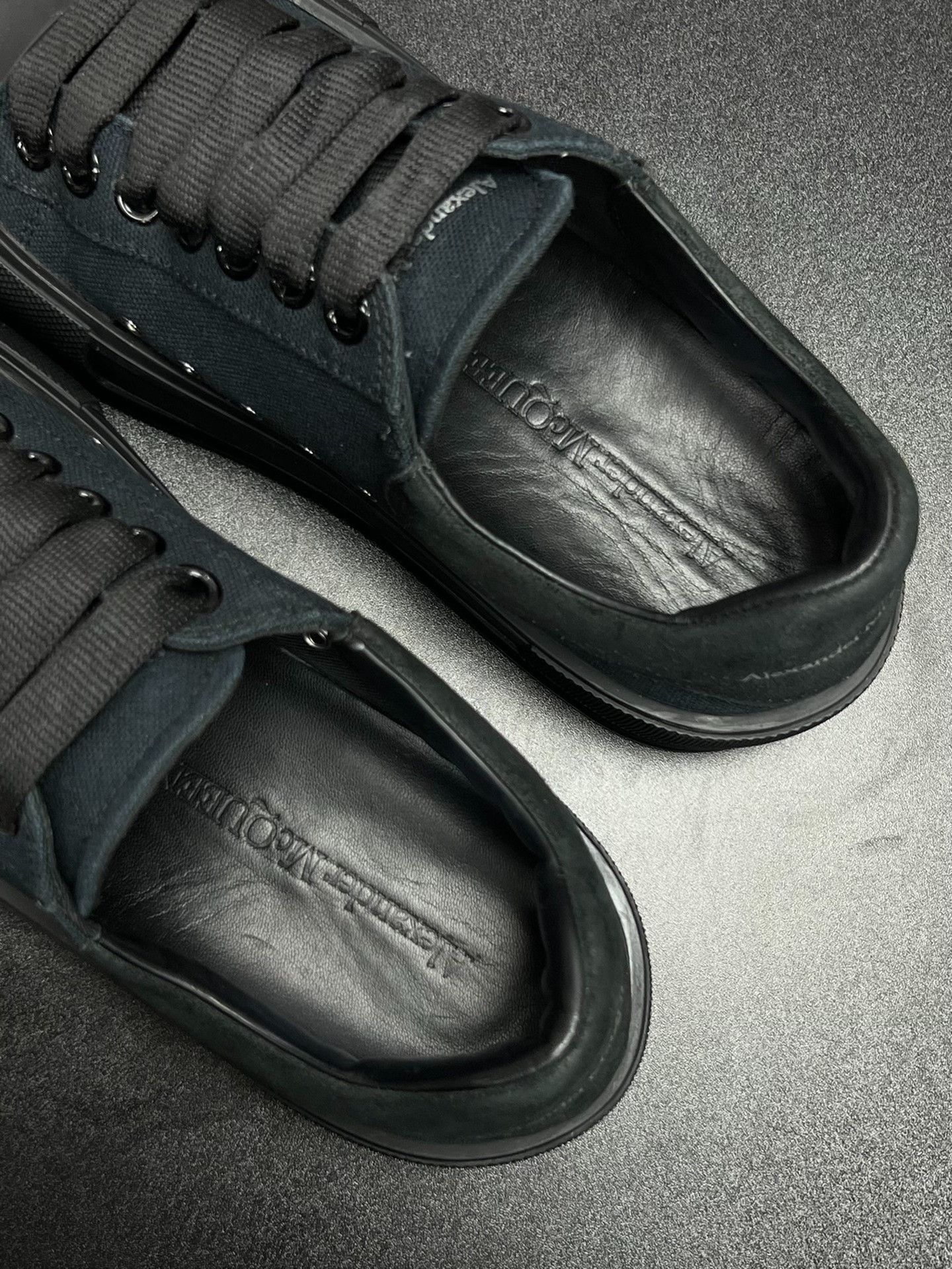 Alexander McQueen Alexander McQueen Black Lowtop Sneakers 7 Men Size US 7 / EU 40 - 4 Thumbnail