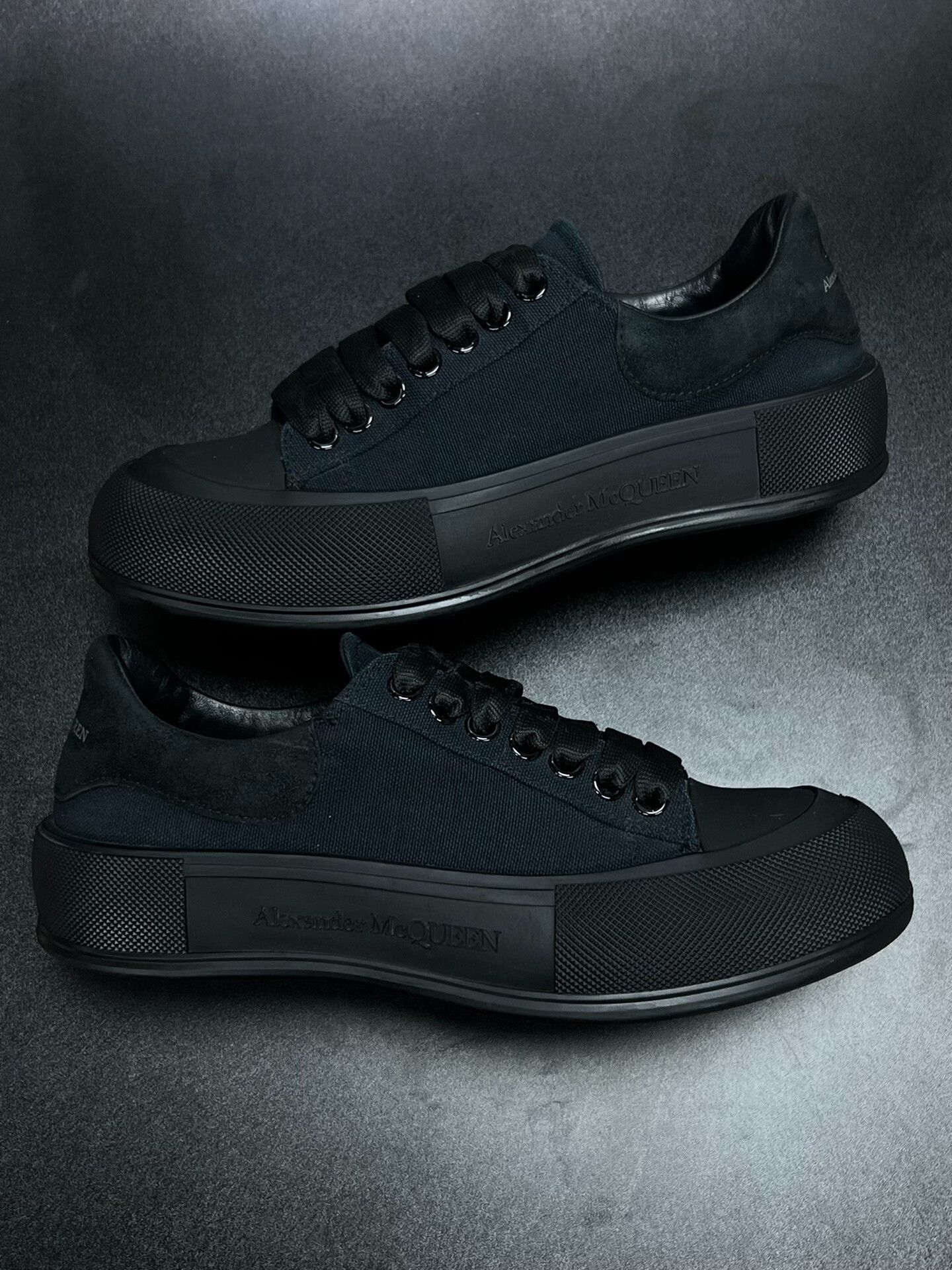 Alexander McQueen Alexander McQueen Black Lowtop Sneakers 7 Men Size US 7 / EU 40 - 5 Thumbnail