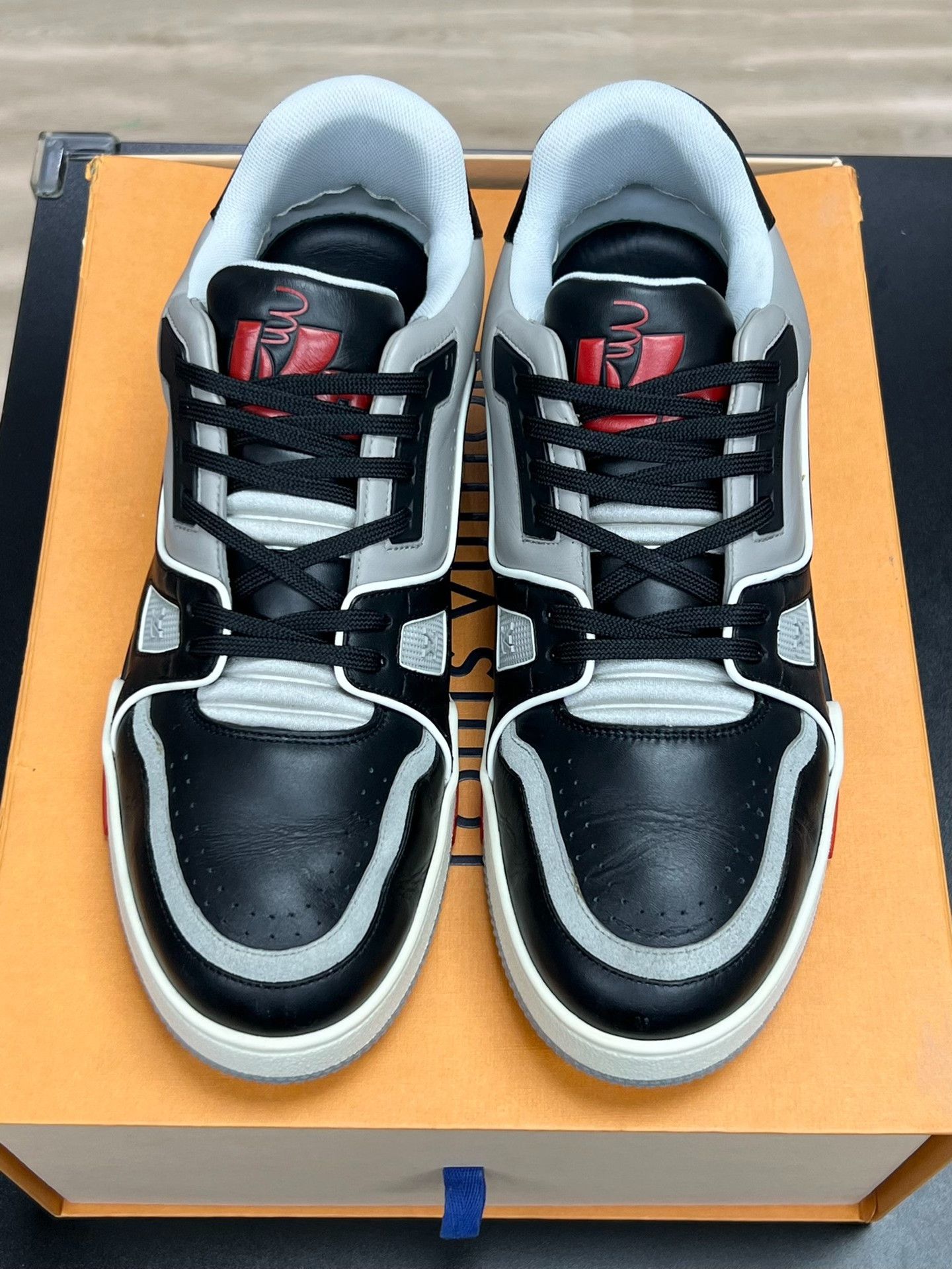 Louis Vuitton Louis Vuitton Training Black Lowtop Sneakers 9 Men Size US 9 / EU 42 - 3 Thumbnail