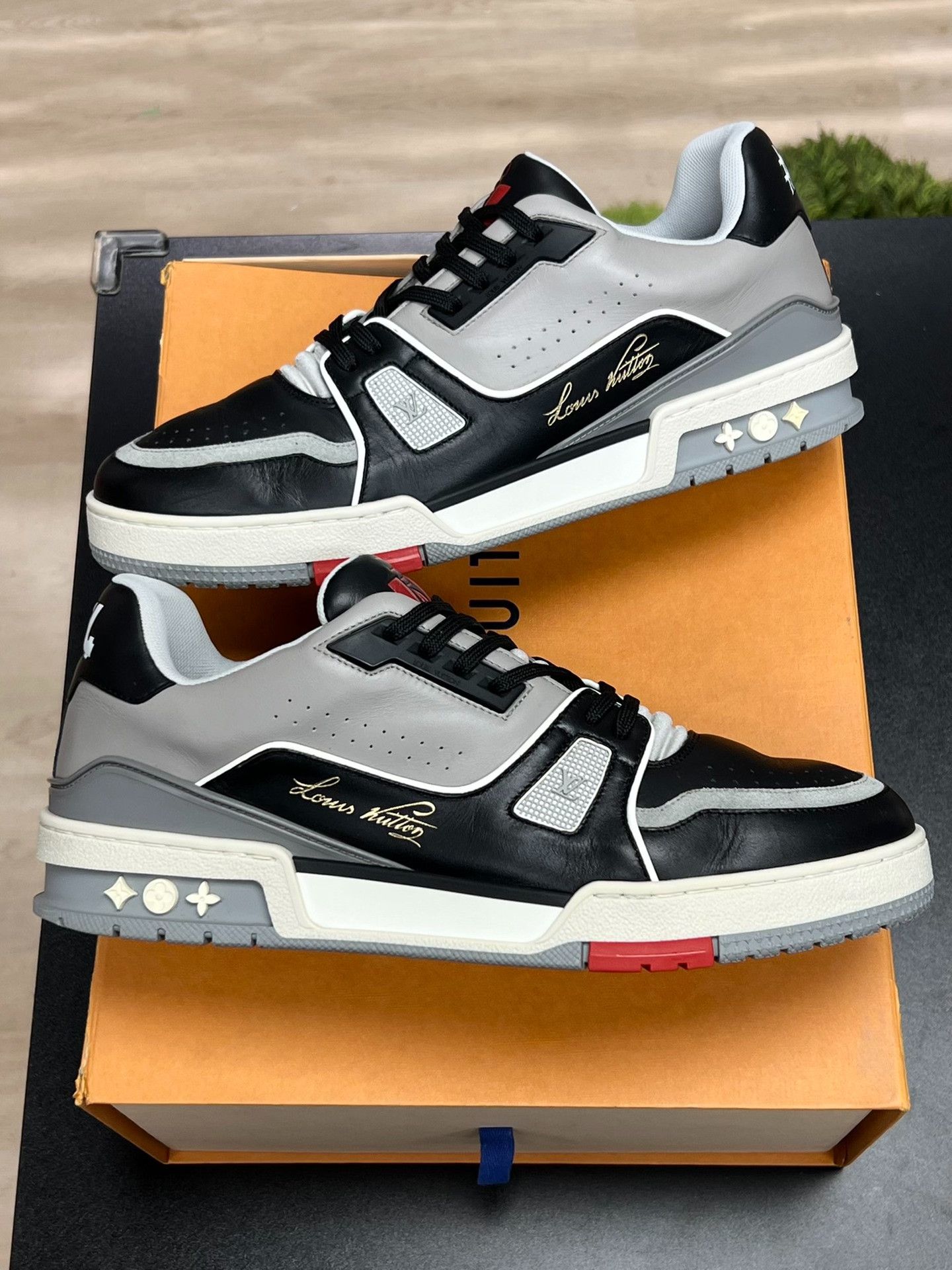 Louis Vuitton Louis Vuitton Training Black Lowtop Sneakers 9 Men Size US 9 / EU 42 - 5 Thumbnail