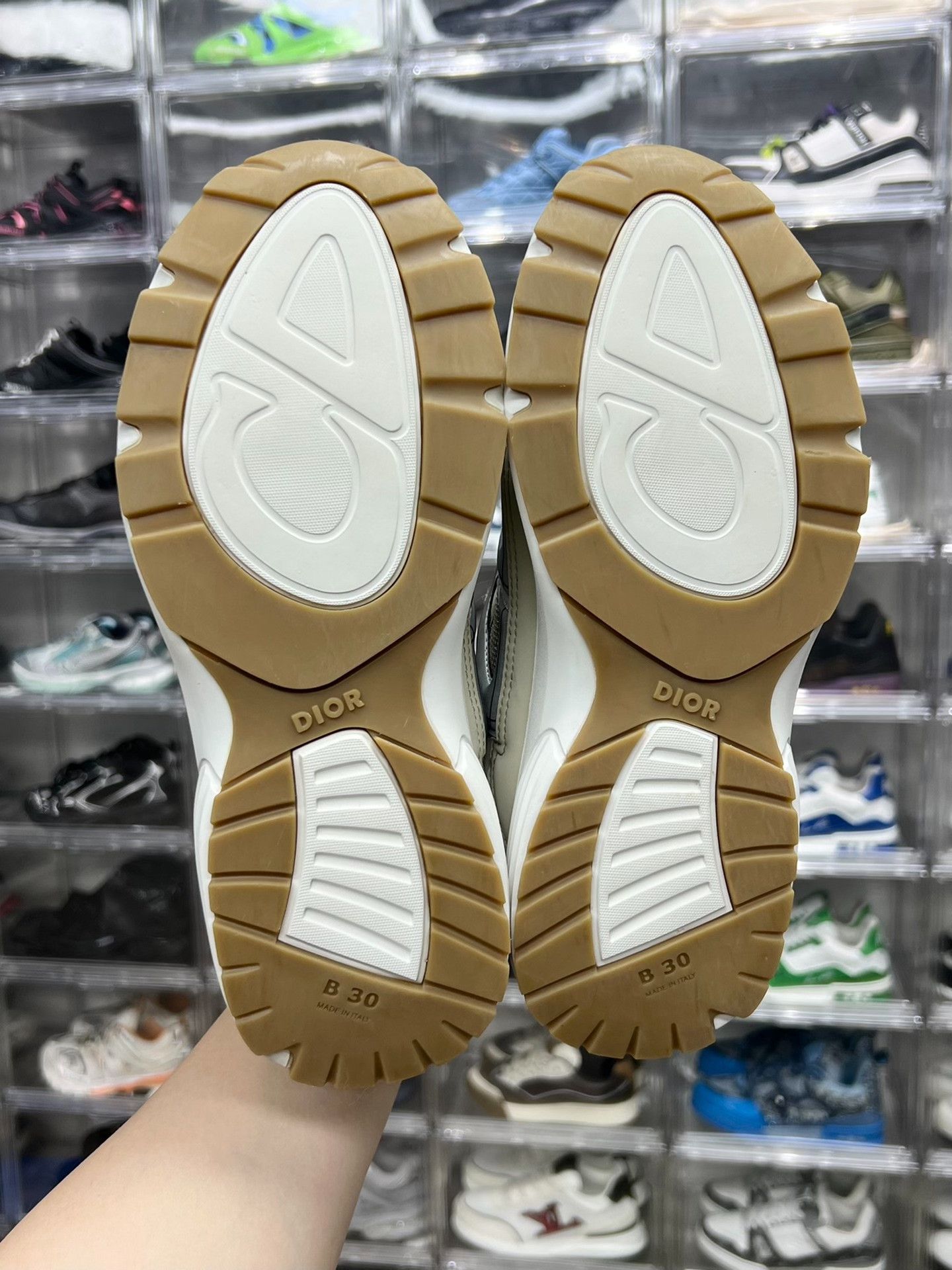Dior Dior Running White Lowtop Sneakers 8 Men Size US 8 / EU 41 - 8 Thumbnail