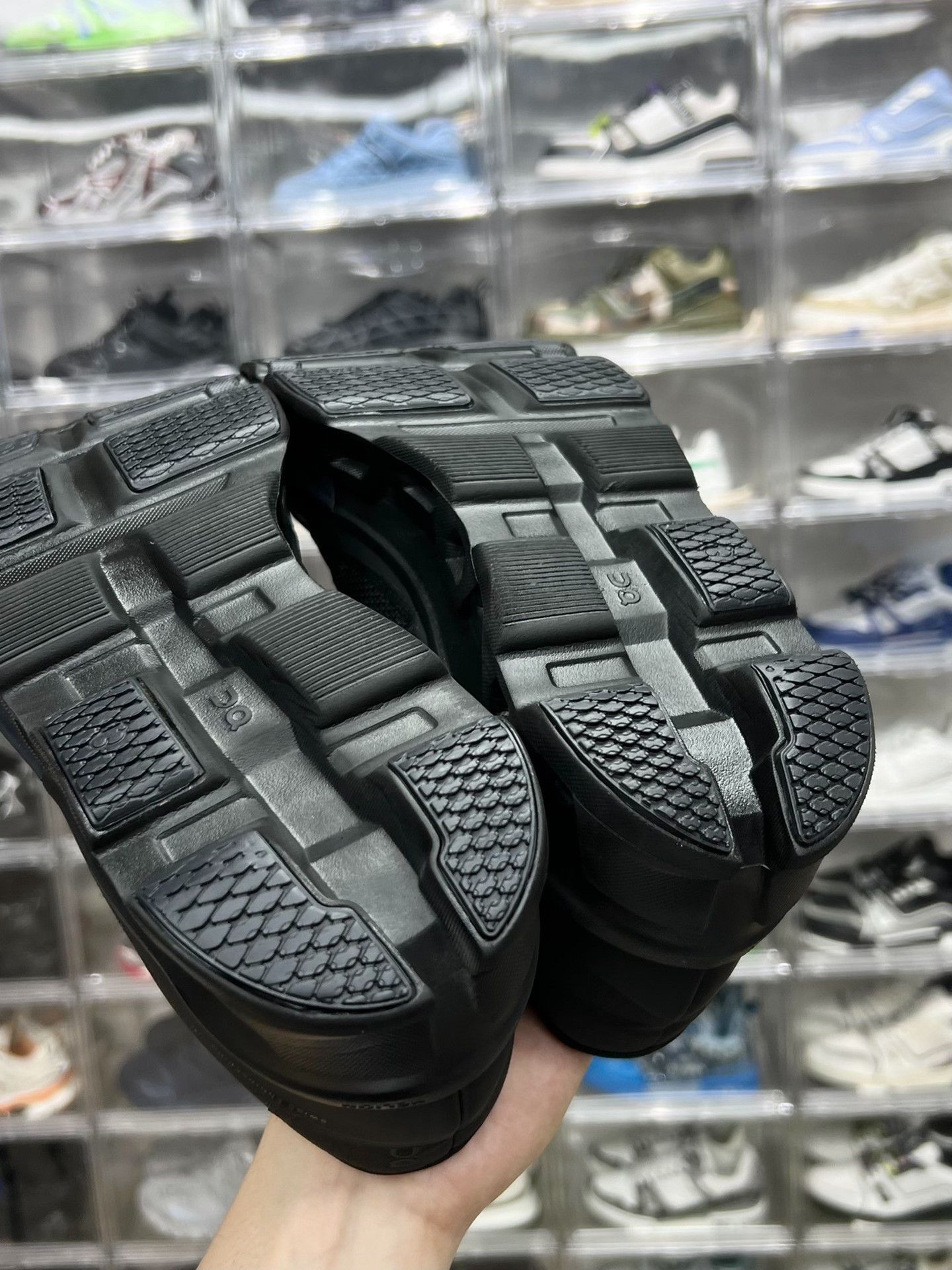 On On Lowtop Sneakers 10 Men Size US 10 / EU 43 - 9 Thumbnail