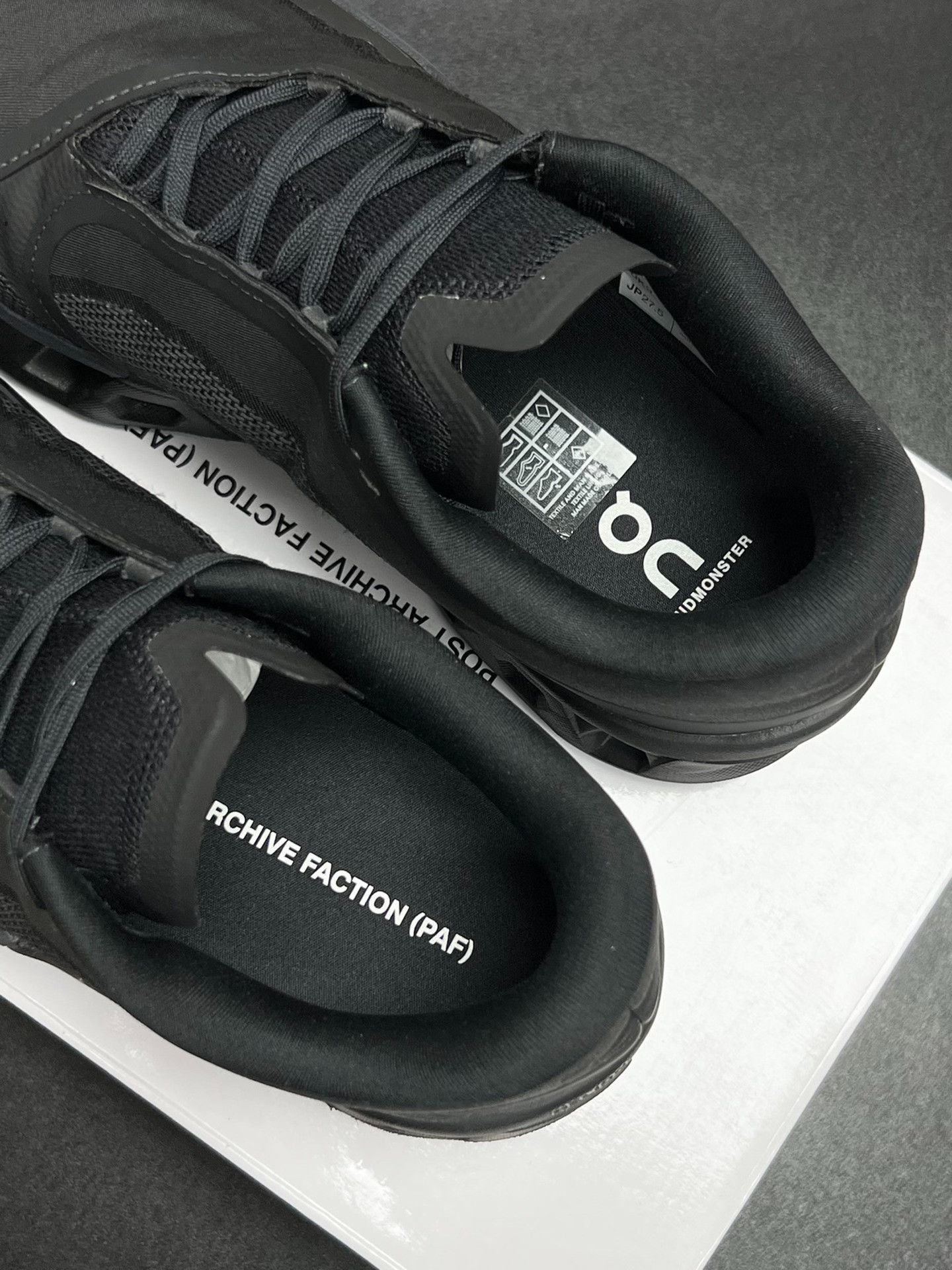 On On Lowtop Sneakers 10 Men Size US 10 / EU 43 - 4 Thumbnail