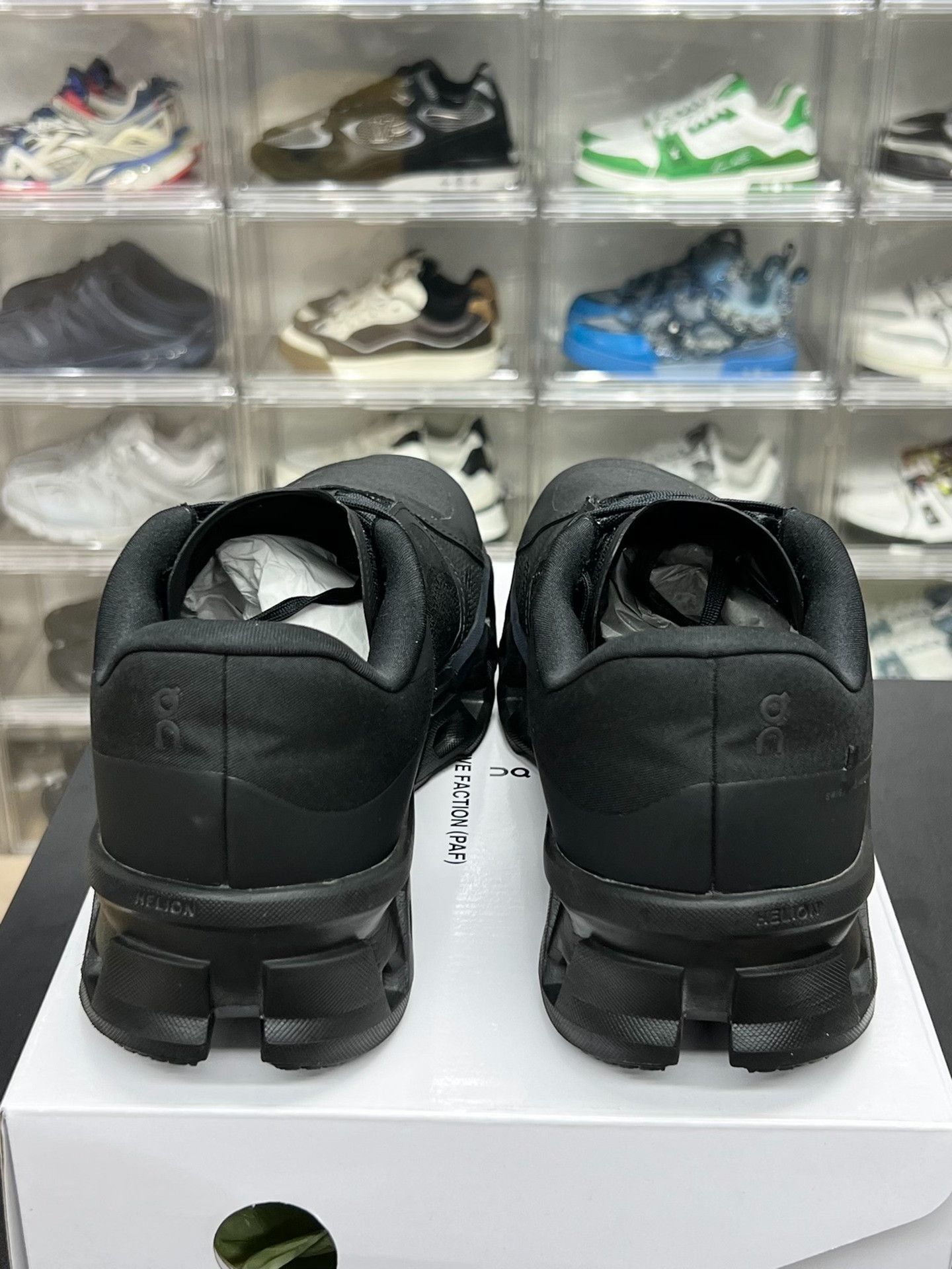 On On Lowtop Sneakers 10 Men Size US 10 / EU 43 - 7 Thumbnail