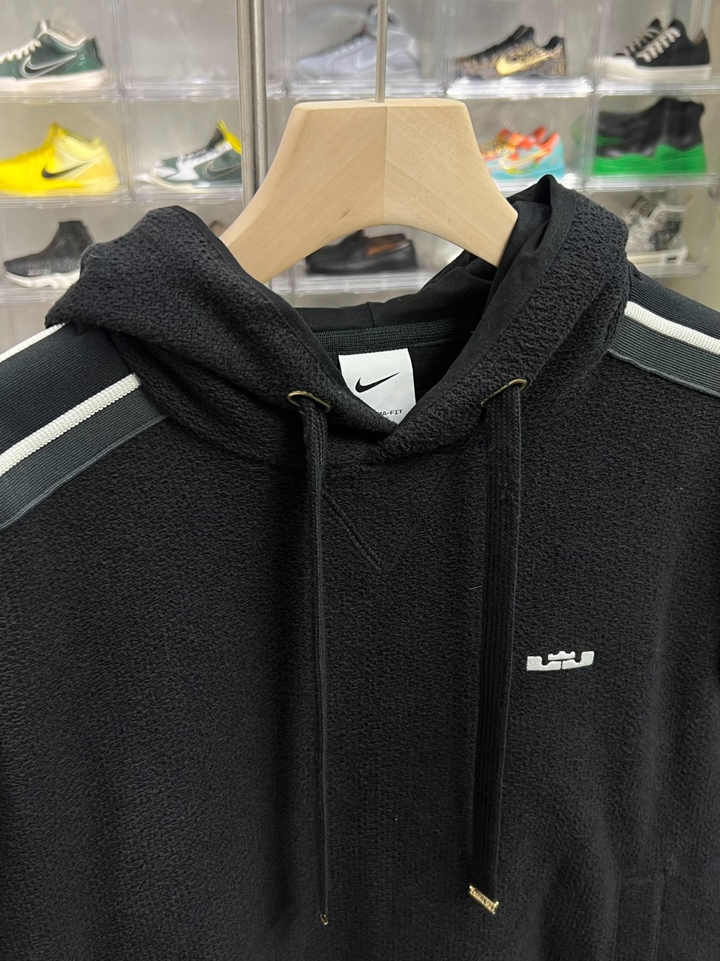 Nike Nike LEBRON Hoodie l Men Size US L / EU 52-54 / 3 - 2 Thumbnail
