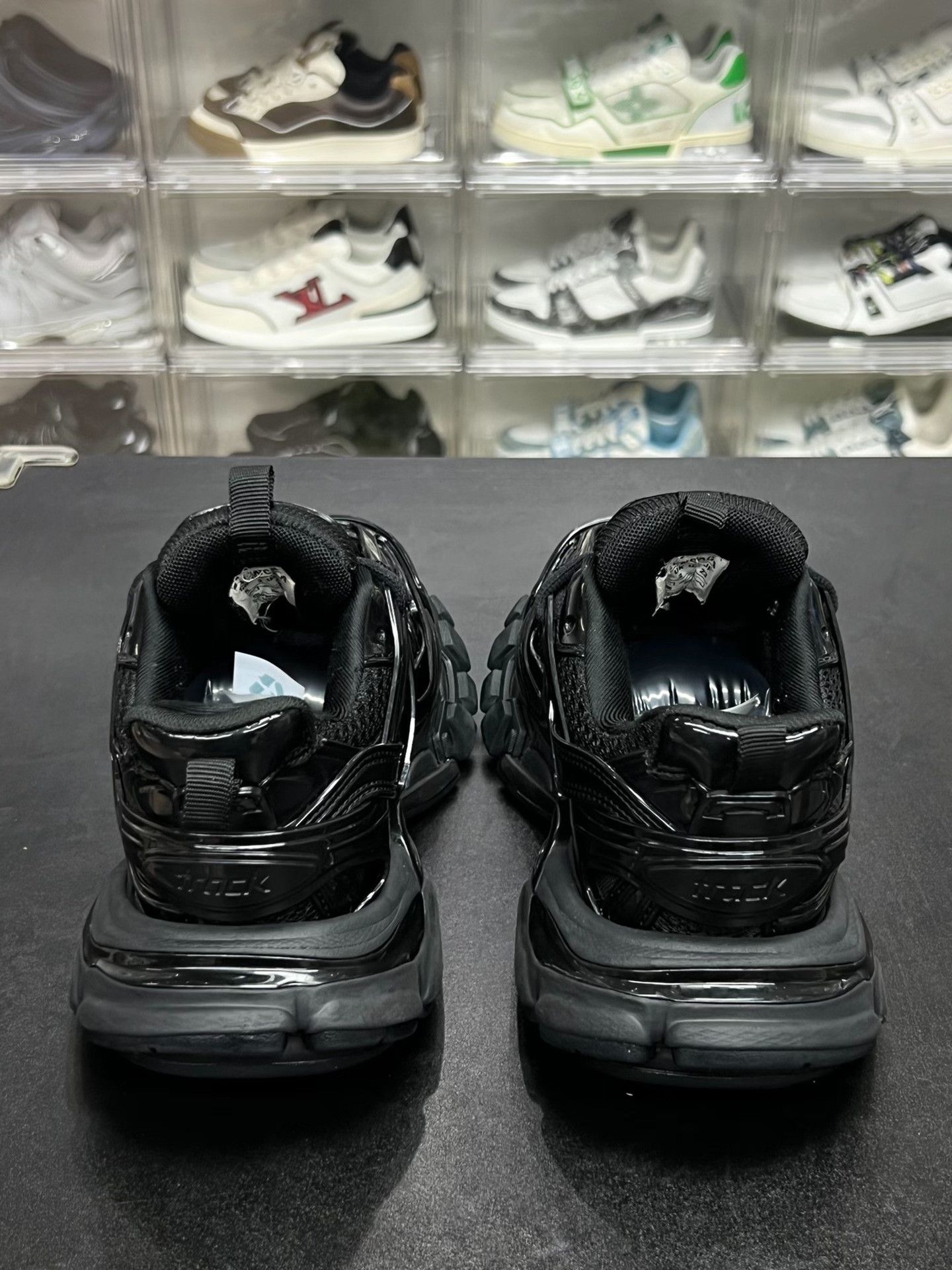 Balenciaga Balenciaga Patent Black Lowtop Sneakers us_5 Women Size US 5 / IT 35 - 7 Thumbnail