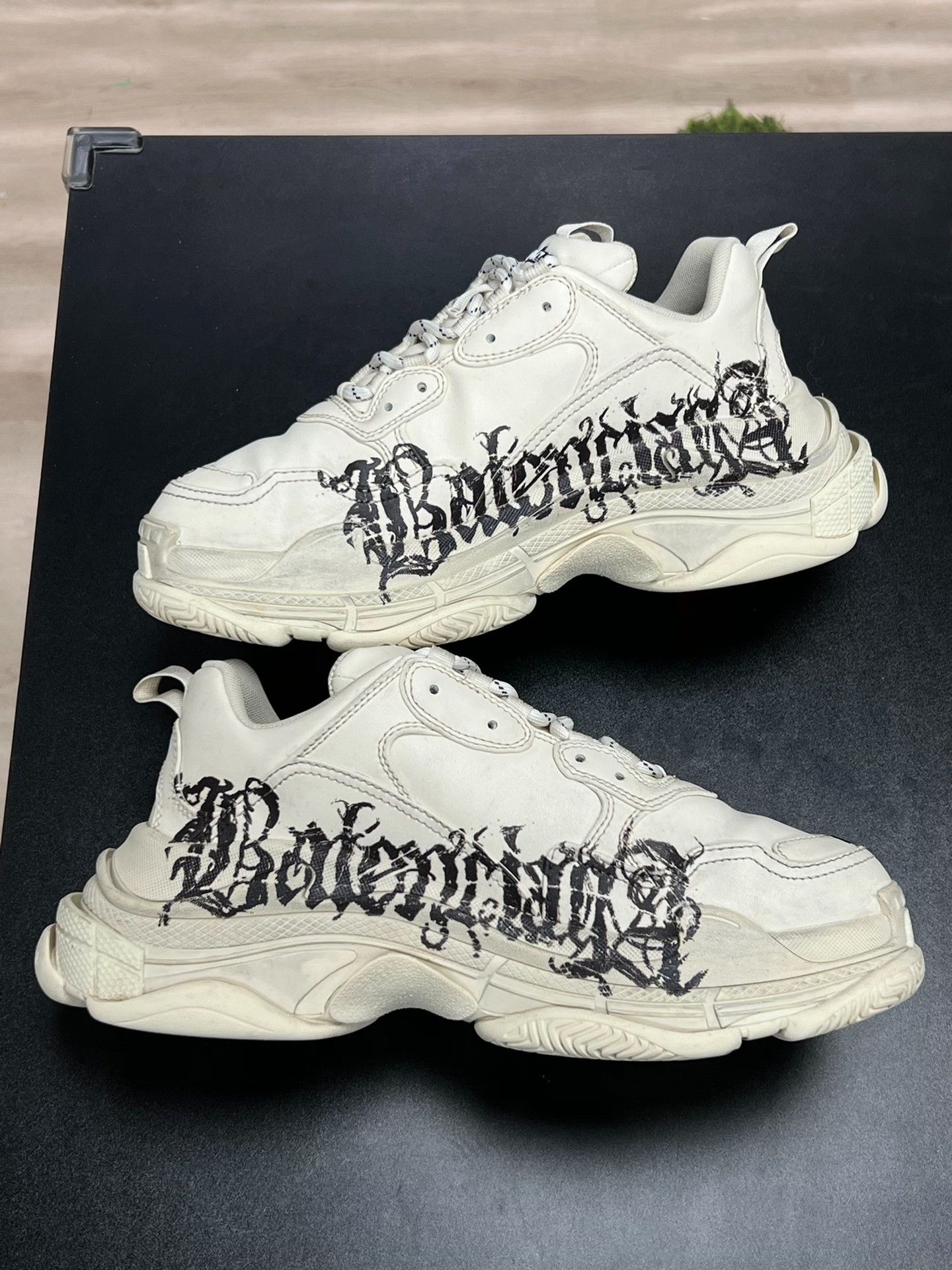 Balenciaga Balenciaga White Lowtop Sneakers 9 Men Size US 9 / EU 42 - 6 Thumbnail