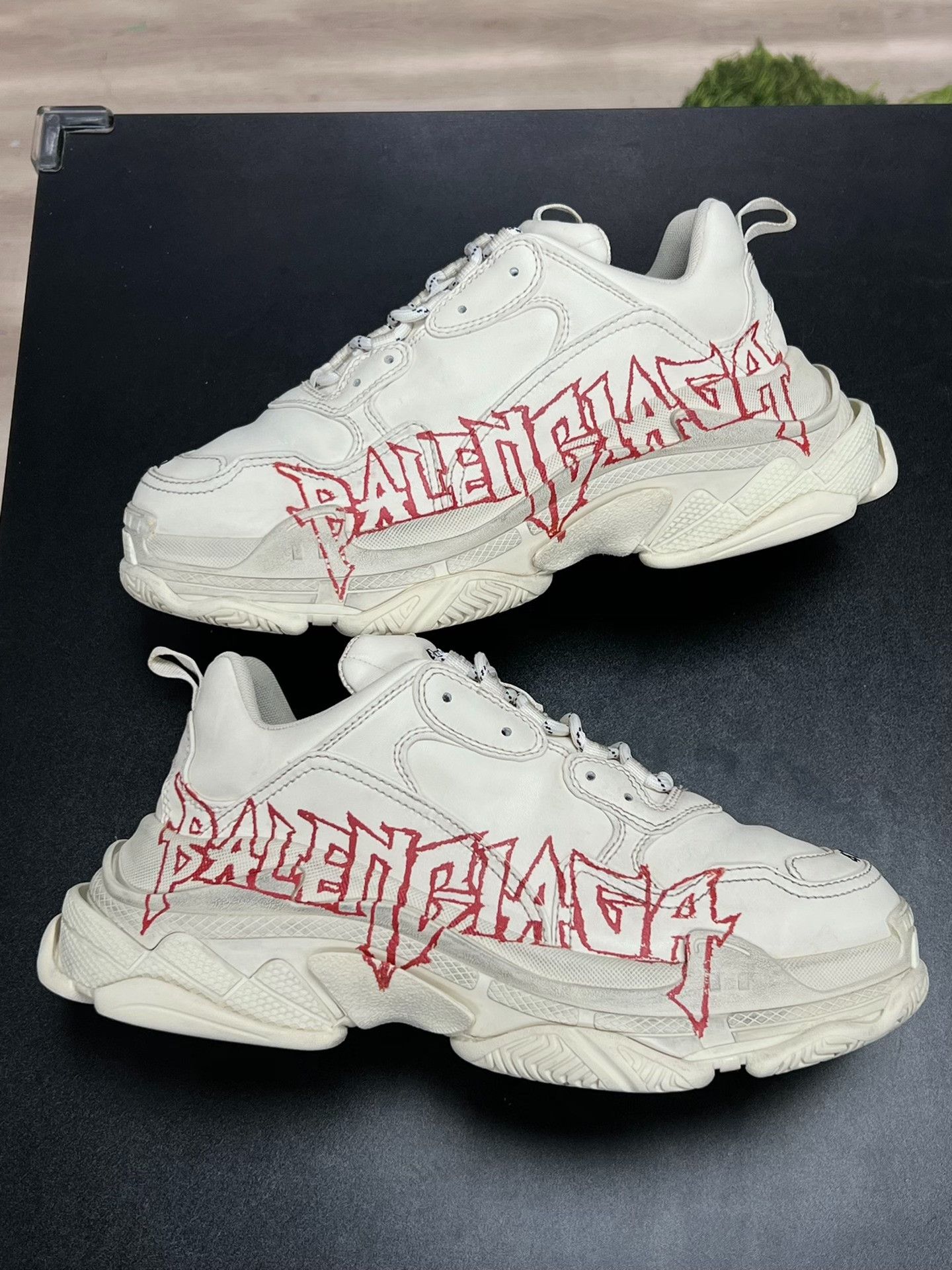 Balenciaga Balenciaga White Lowtop Sneakers 9 Men Size US 9 / EU 42 - 5 Thumbnail
