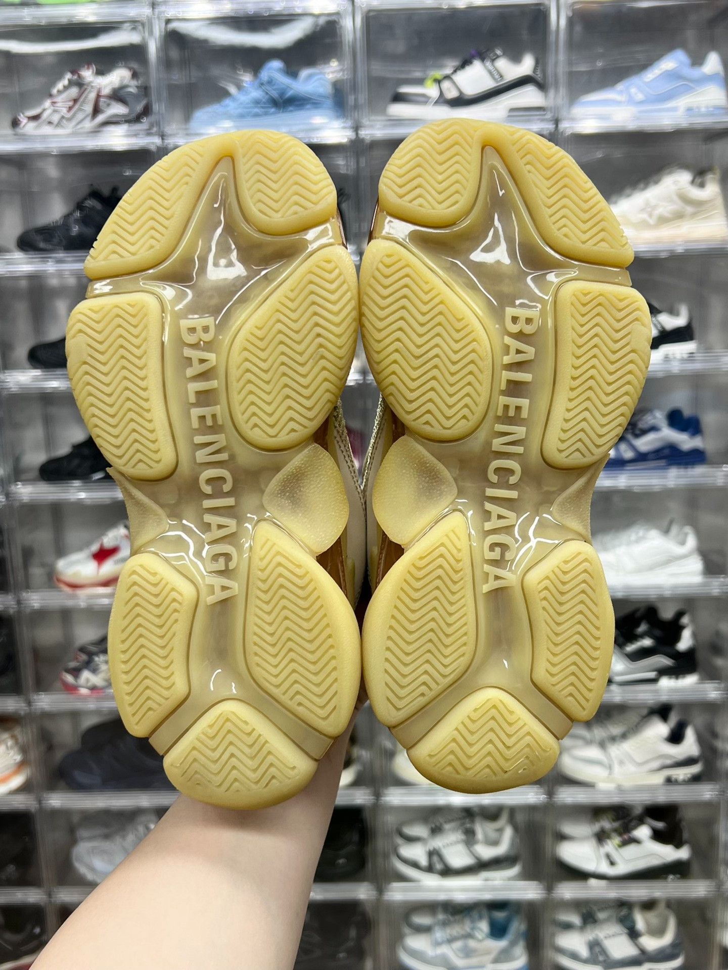Balenciaga Balenciaga Beige Lowtop Sneakers us_6 Women Size US 6 / IT 36 - 8 Thumbnail