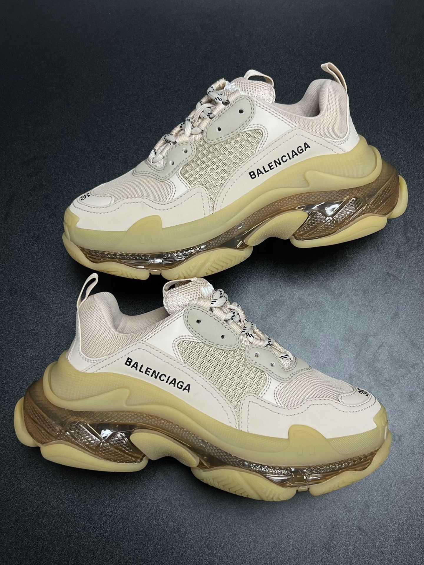 Balenciaga Balenciaga Beige Lowtop Sneakers us_6 Women Size US 6 / IT 36 - 5 Thumbnail