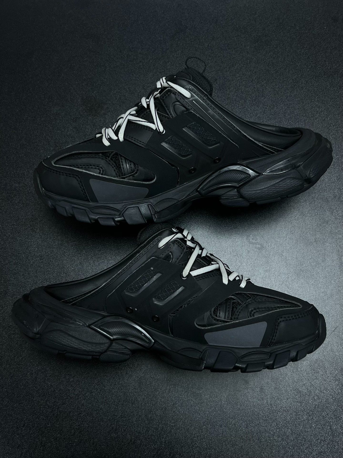 Balenciaga Balenciaga Black Lowtop Sneakers us_7 Women Size US 7 / IT 37 - 6 Thumbnail