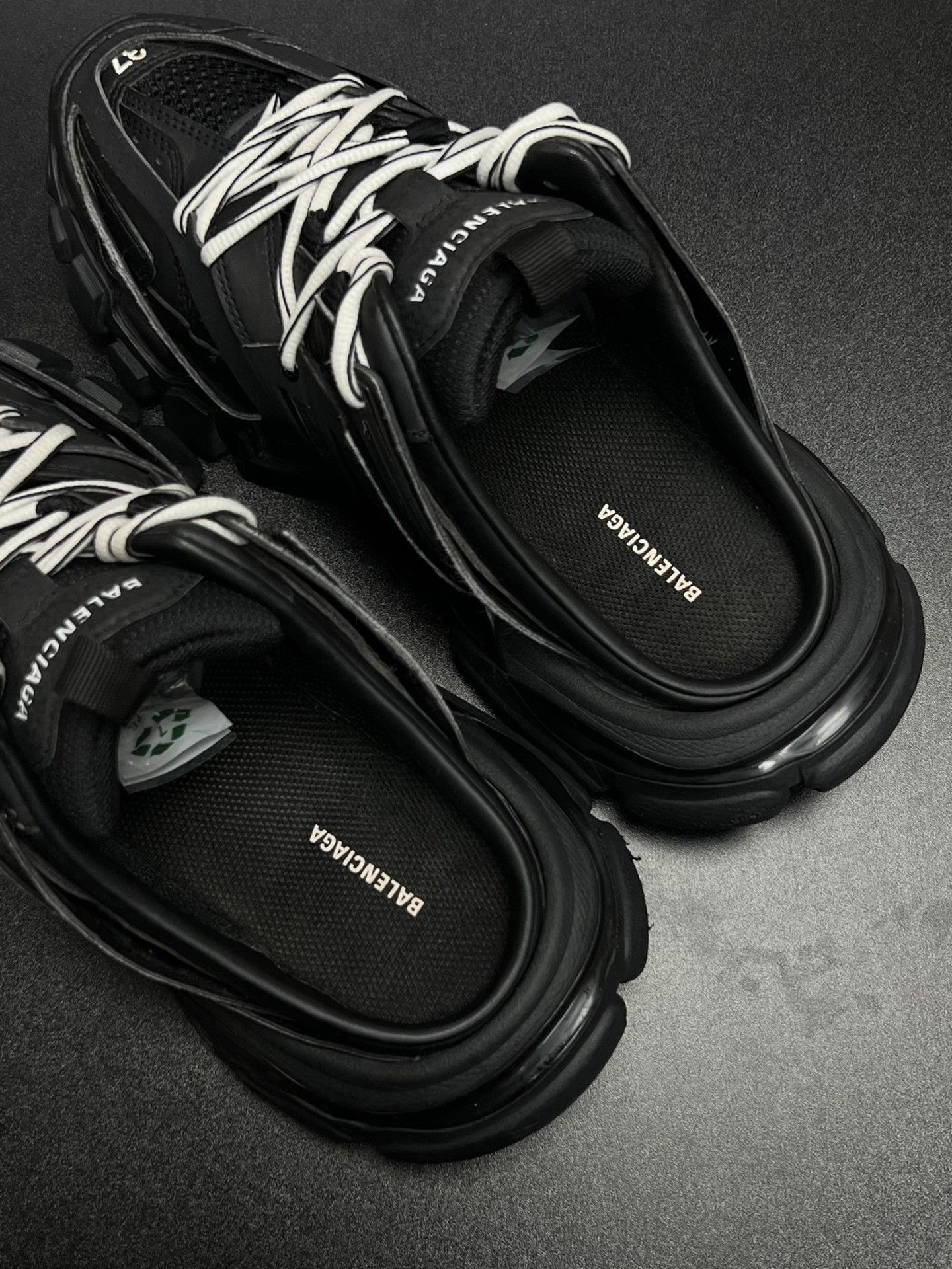 Balenciaga Balenciaga Black Lowtop Sneakers us_7 Women Size US 7 / IT 37 - 4 Thumbnail