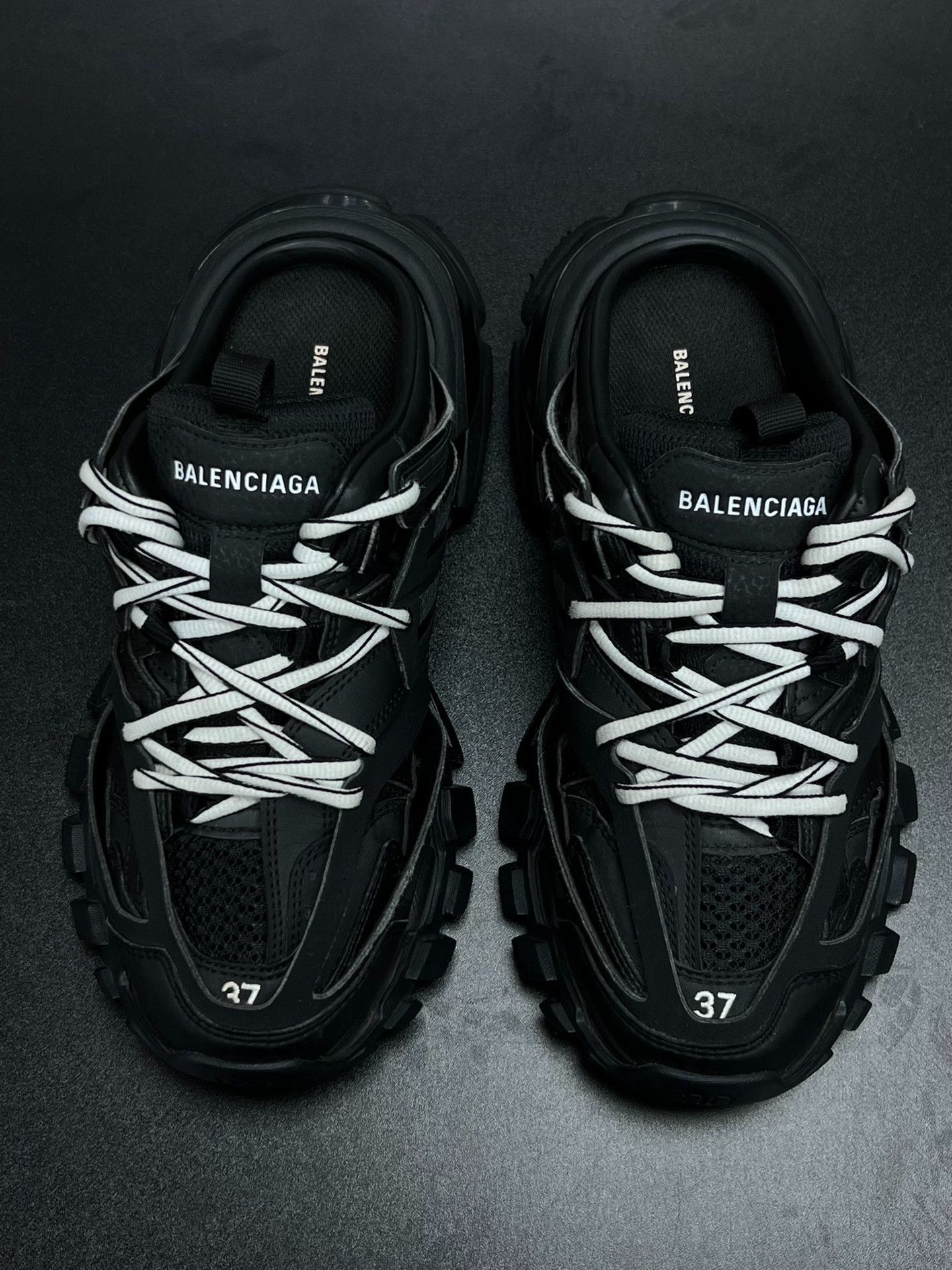 Balenciaga Balenciaga Black Lowtop Sneakers us_7 Women Size US 7 / IT 37 - 3 Thumbnail
