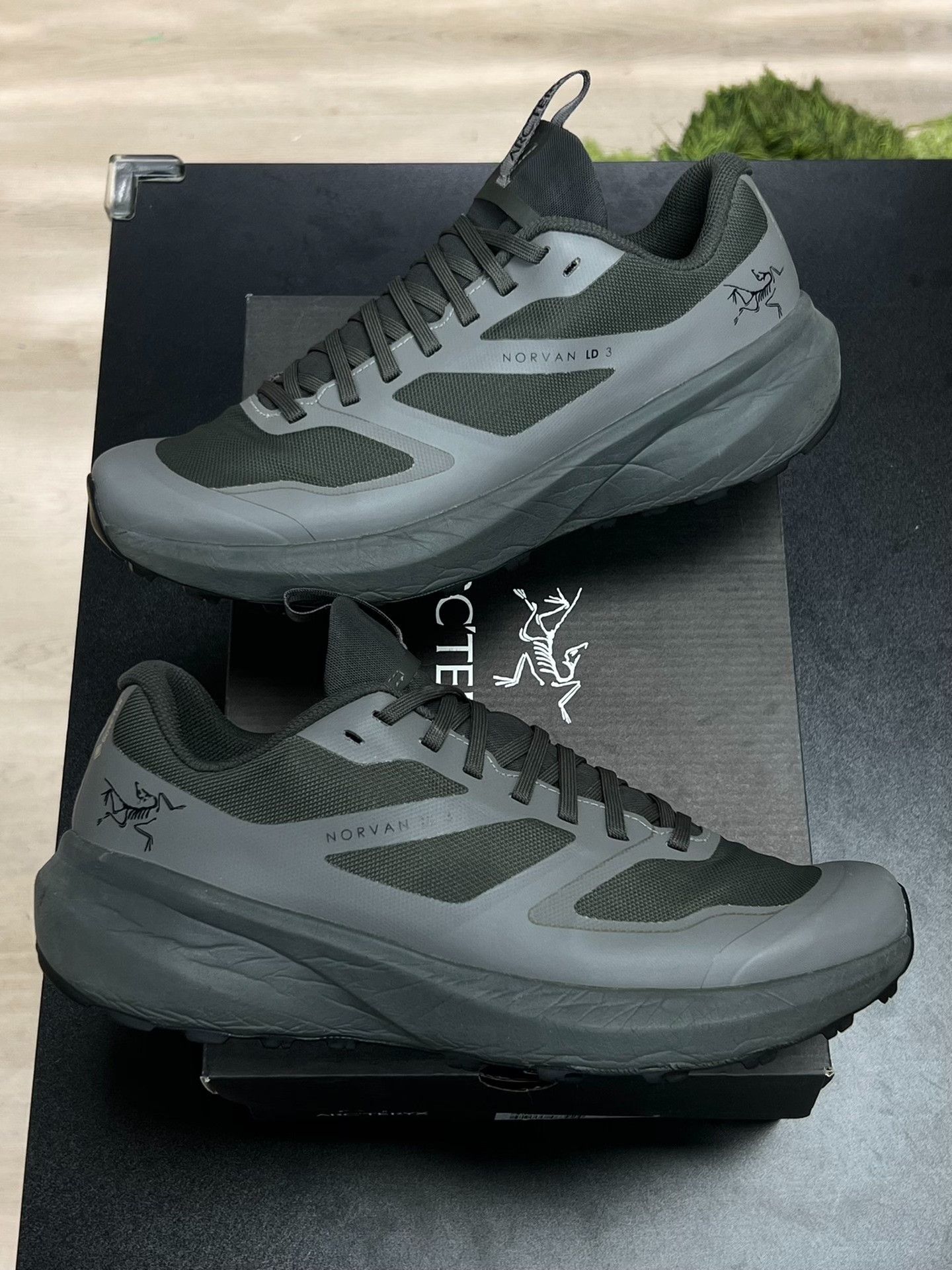 Arc'teryx Arc'teryx Gray Lowtop Sneakers 9 Men Size US 9 / EU 42 - 5 Thumbnail