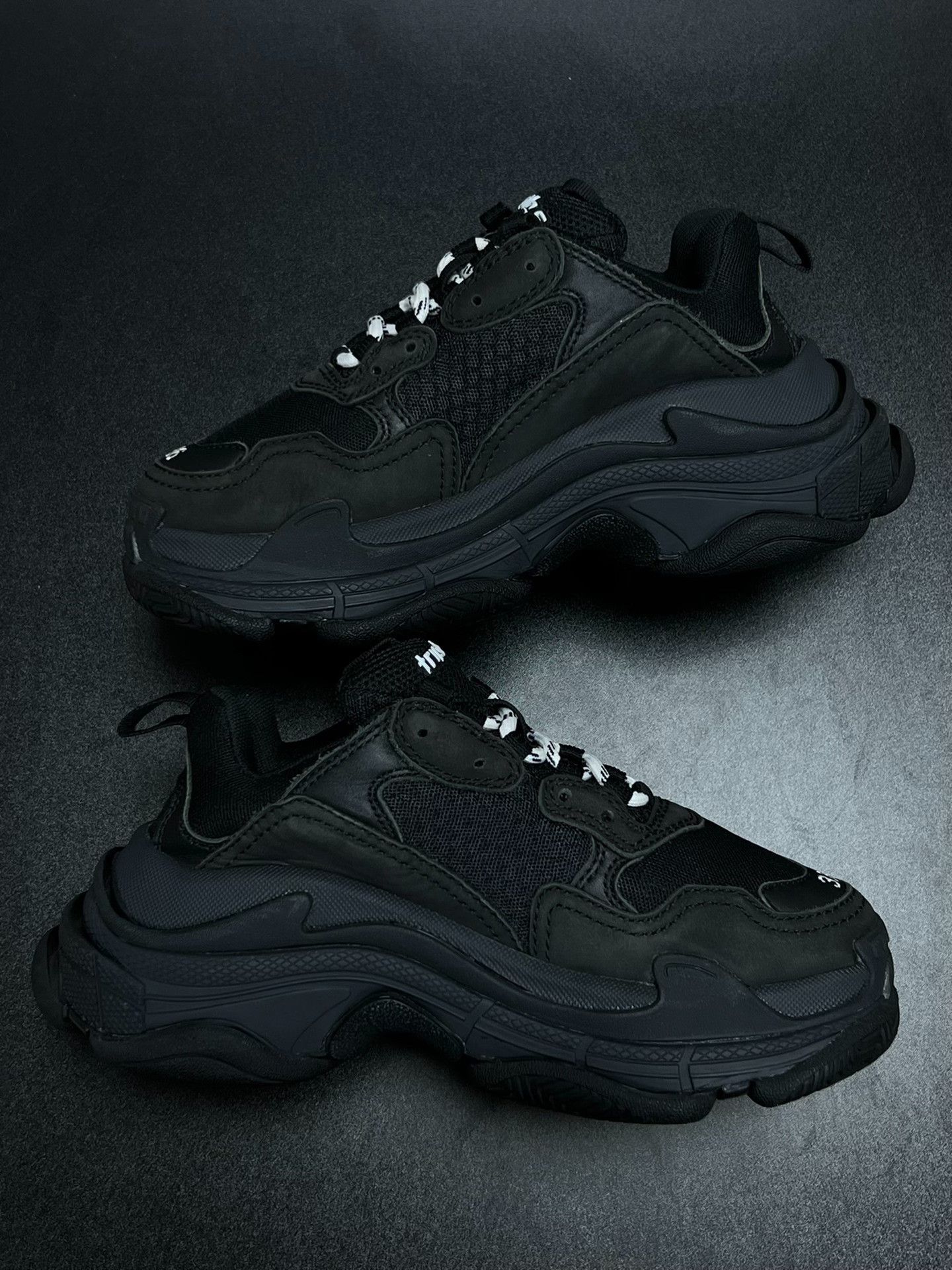 Balenciaga Balenciaga Black Lowtop Sneakers us_6 Women Size US 6 / IT 36 - 6 Thumbnail