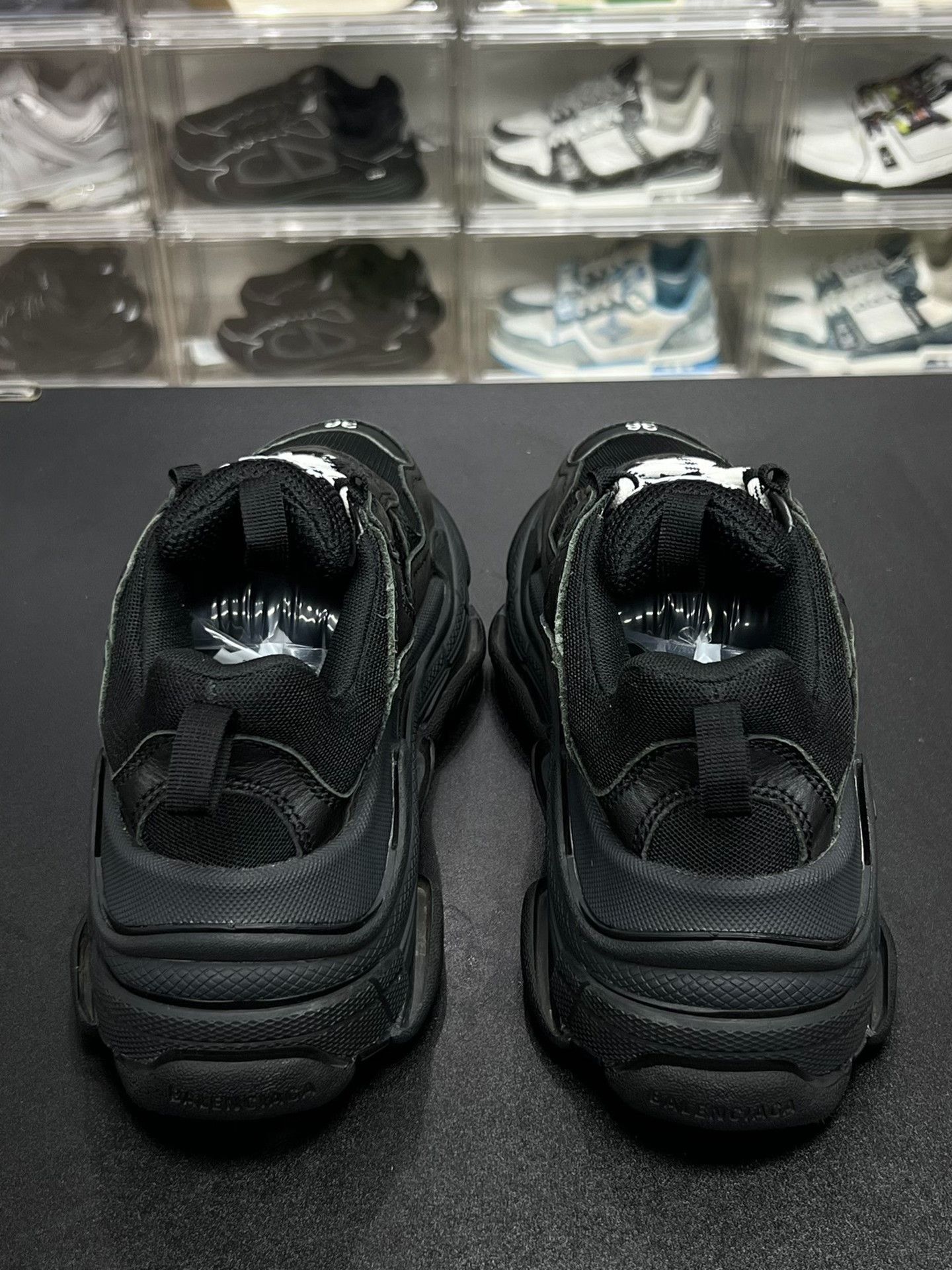 Balenciaga Balenciaga Black Lowtop Sneakers us_6 Women Size US 6 / IT 36 - 7 Thumbnail