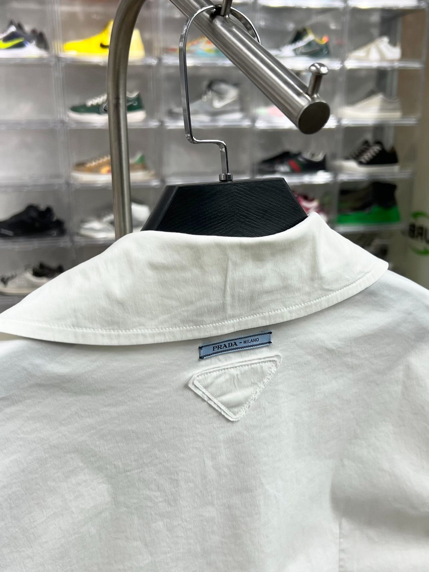 Prada Prada White Button Up it_42 Women Size M / US 6-8 / IT 42-44 - 6 Thumbnail