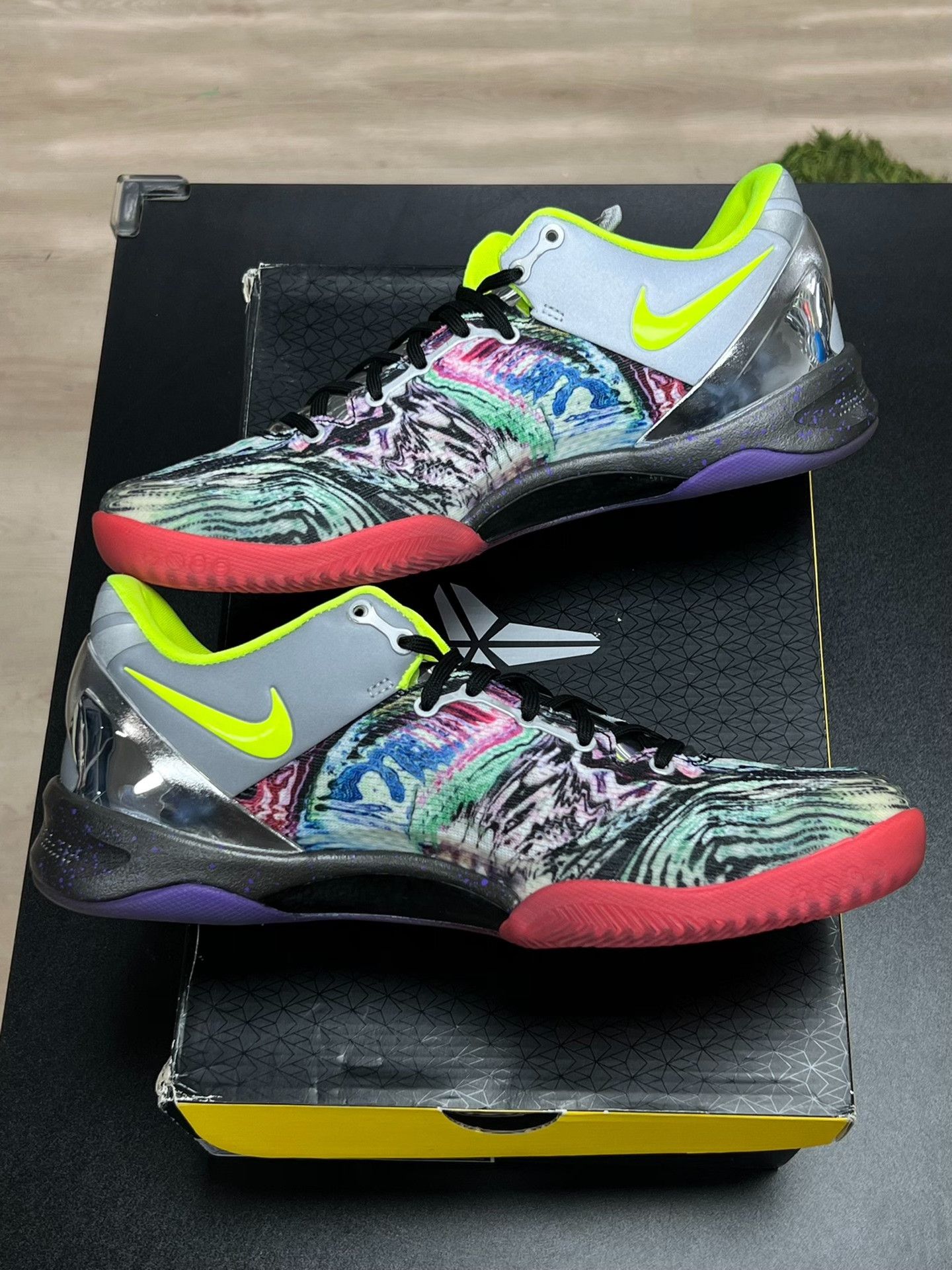 Nike Nike KOBE Lowtop Sneakers 10 Men Size US 10 / EU 43 - 6 Thumbnail