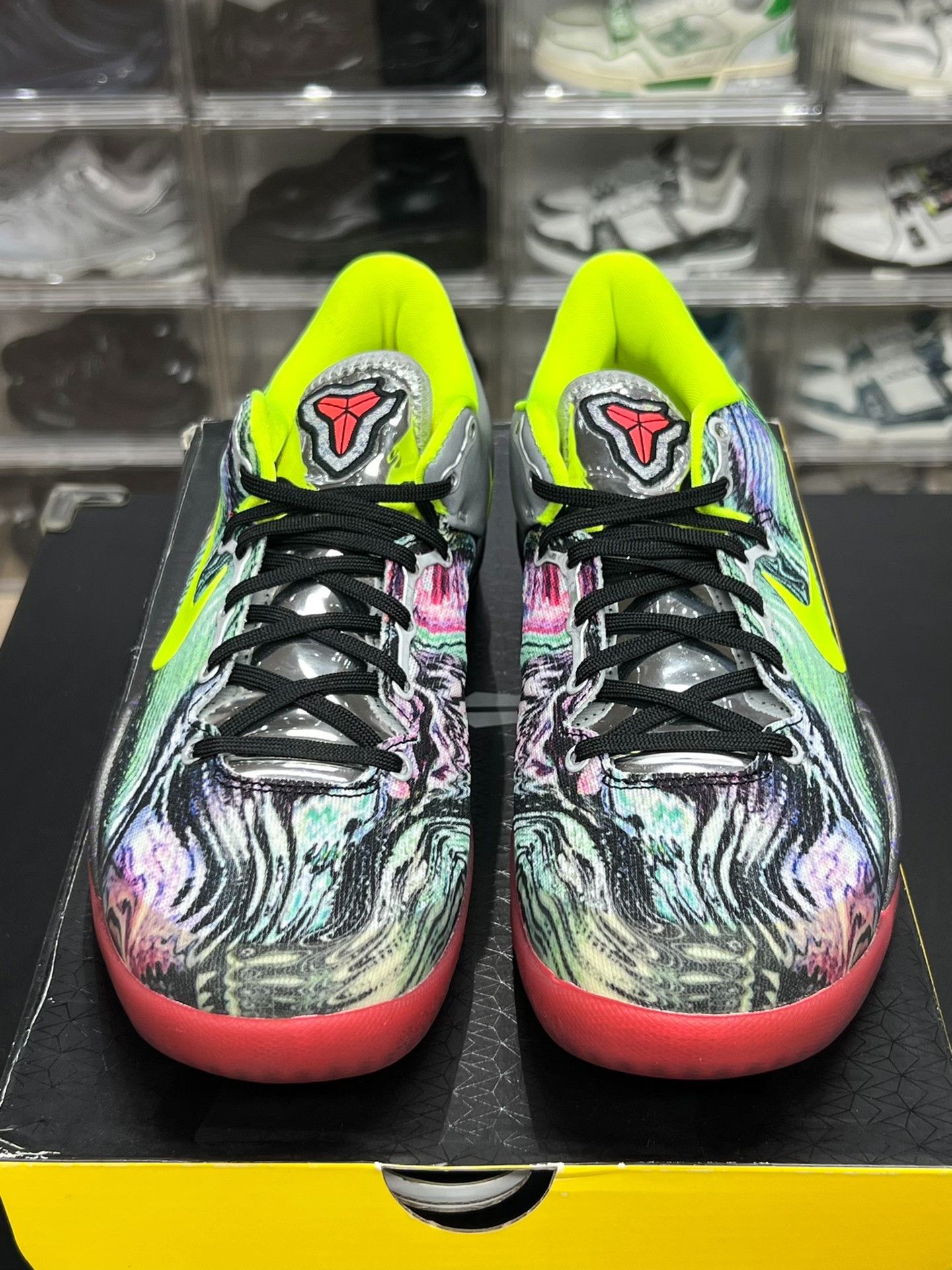 Nike Nike KOBE Lowtop Sneakers 10 Men Size US 10 / EU 43 - 2 Thumbnail
