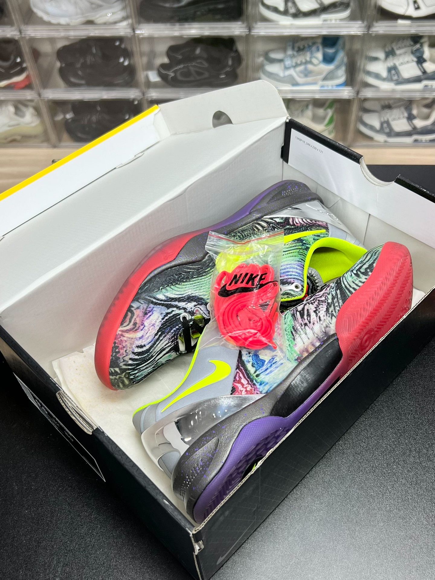 Nike Nike KOBE Lowtop Sneakers 10 Men Size US 10 / EU 43 - 9 Thumbnail