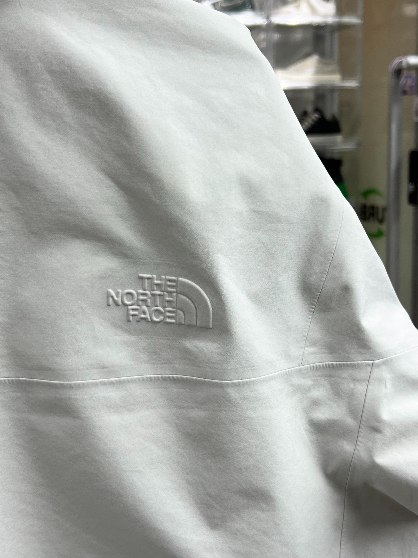 The North Face The North Face White Raincoat xl Men Size US XL / EU 56 / 4 - 6 Thumbnail