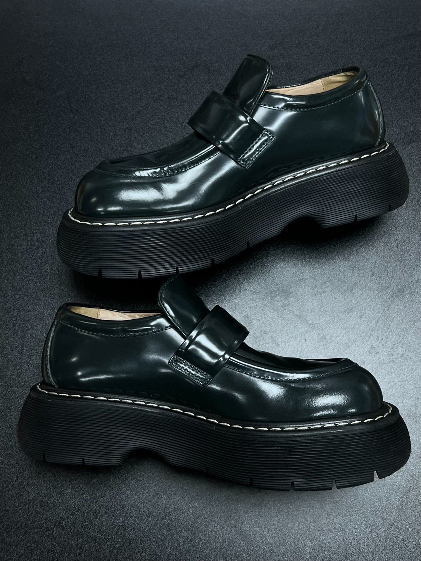 Bottega Veneta Bottega Veneta Green Lowtop Sneakers us_8 Women Size US 8 / IT 38 - 6 Thumbnail