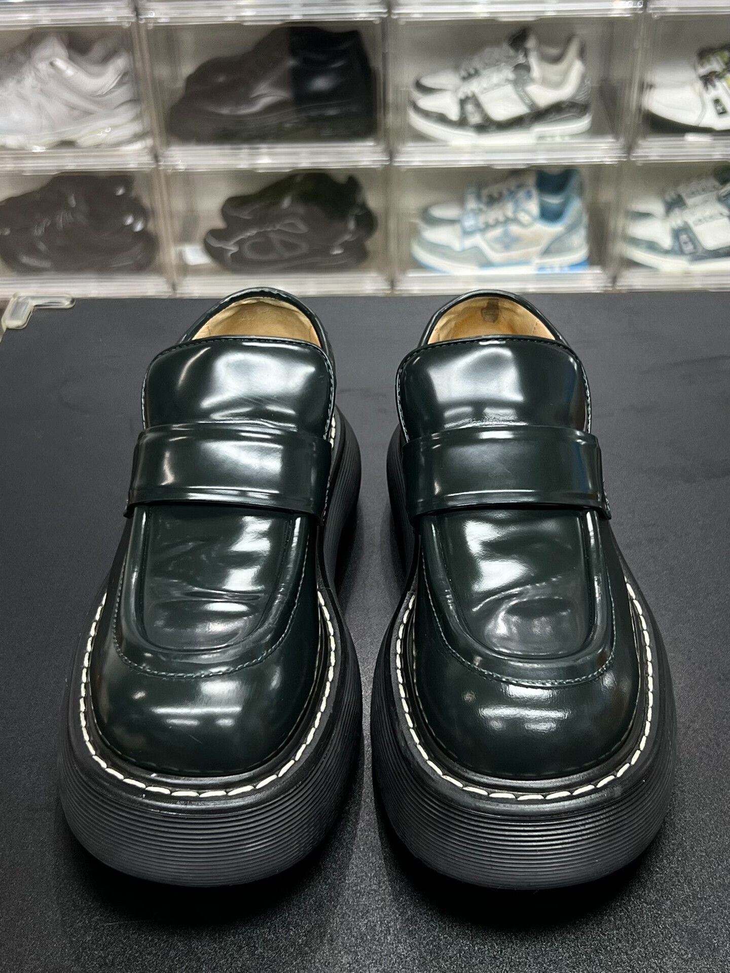 Bottega Veneta Bottega Veneta Green Lowtop Sneakers us_8 Women Size US 8 / IT 38 - 2 Thumbnail