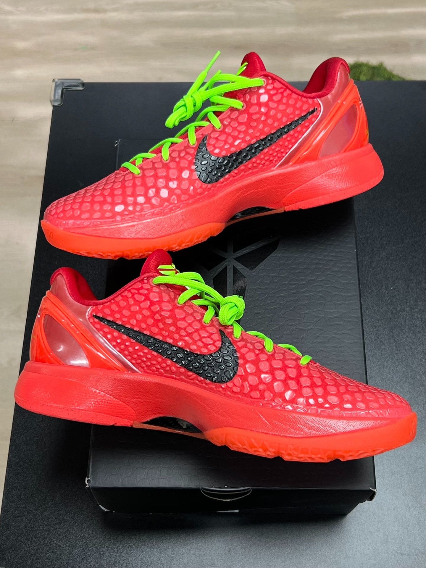 Nike Nike KOBE Red Lowtop Sneakers 11 Men Size US 11 / EU 44 - 6 Thumbnail