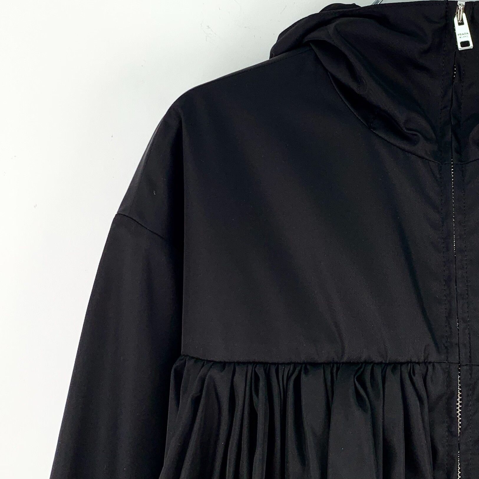 Prada Prada Pleated Hem Hooded Jacket Size 40 Size S / US 4 / IT 40 - 4 Thumbnail