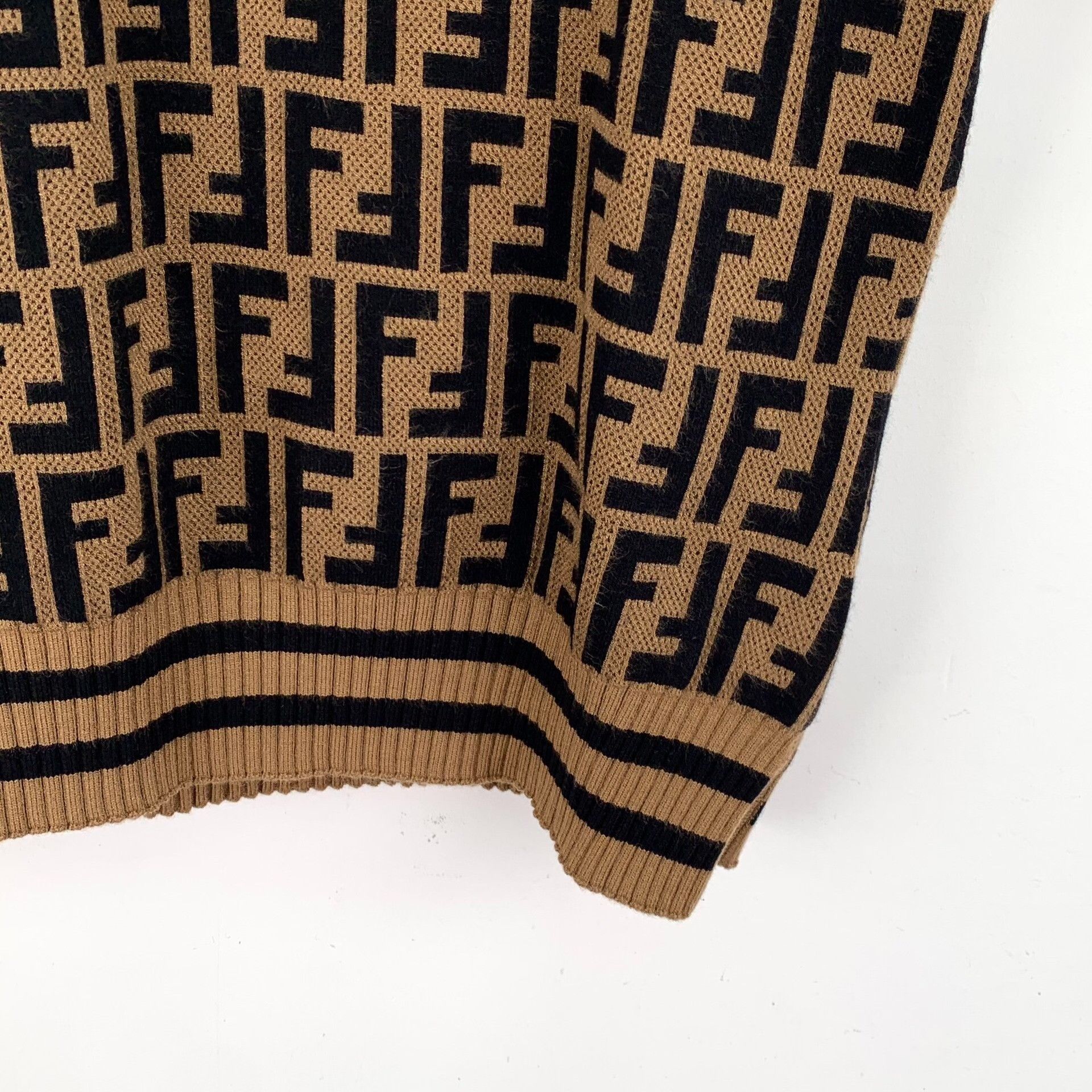 Fendi Fendi Zucca Monogram Short Sleeve Knit Sweater IT 44 Size M / US 6-8 / IT 42-44 - 5 Thumbnail