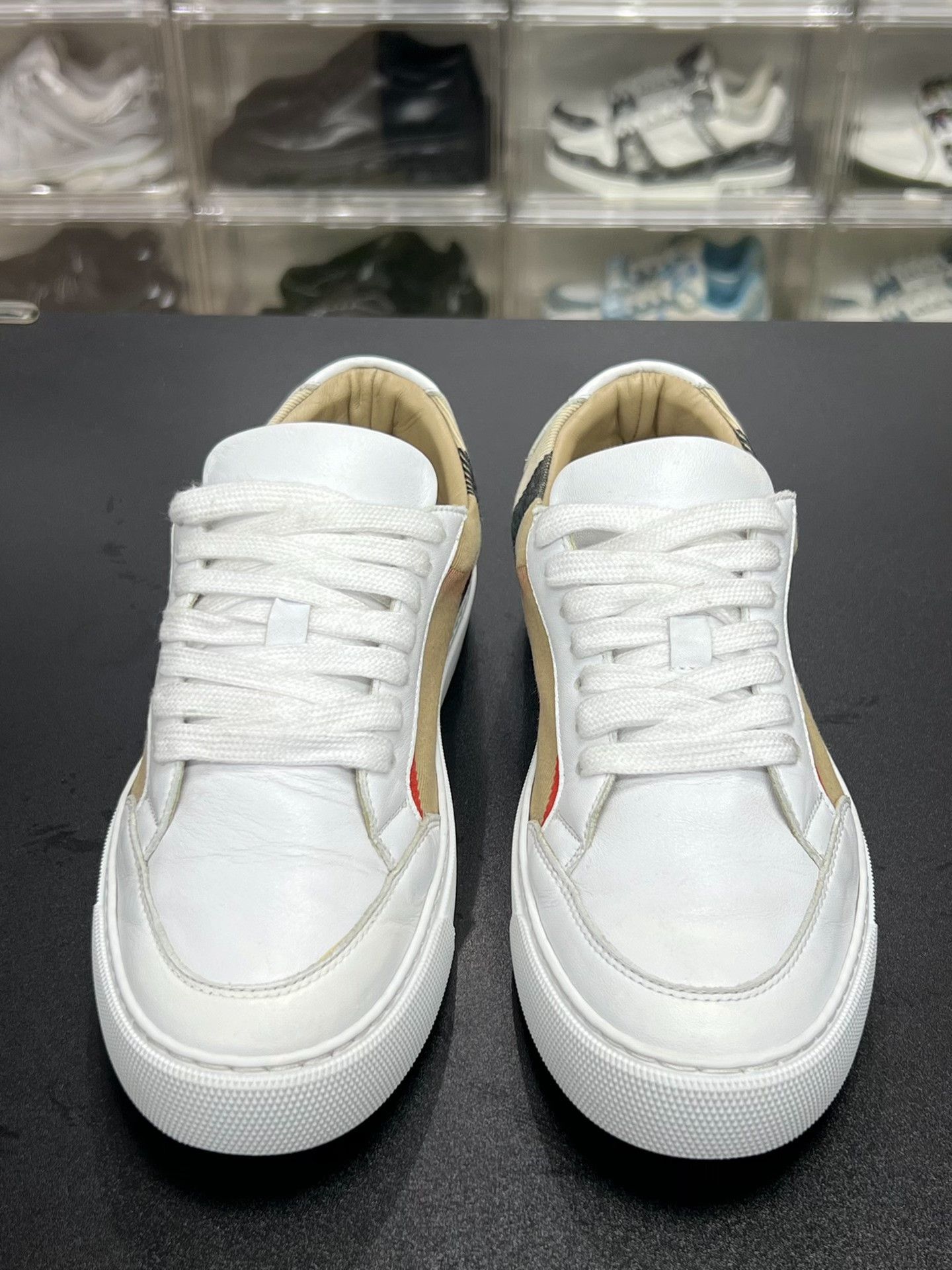 Burberry Burberry Plaid Lowtop Sneakers us_6 Women Size US 6 / IT 36 - 2 Thumbnail