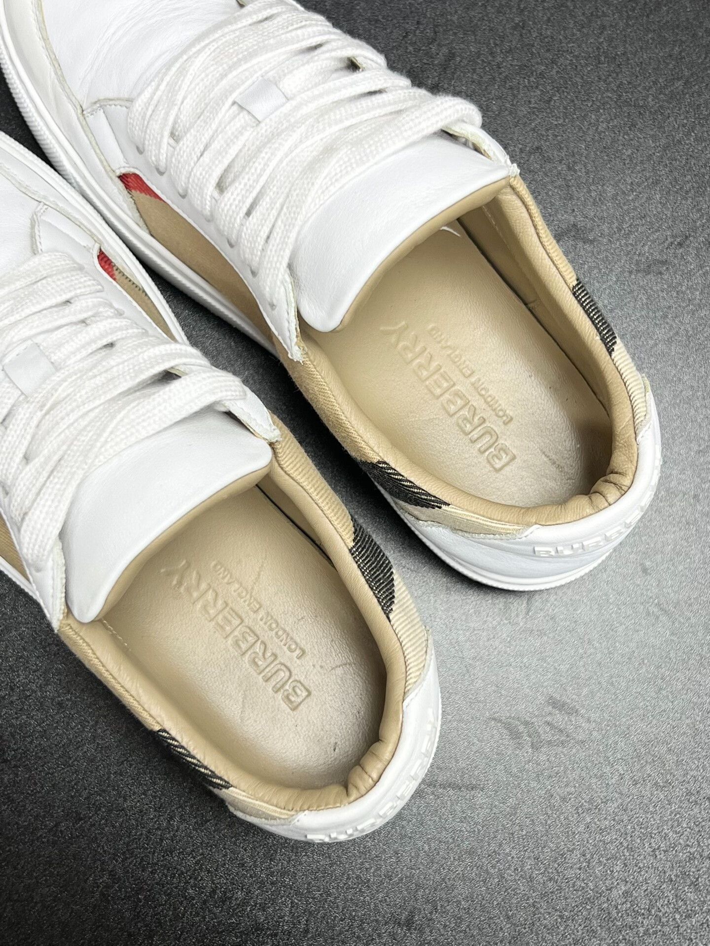 Burberry Burberry Plaid Lowtop Sneakers us_6 Women Size US 6 / IT 36 - 4 Thumbnail