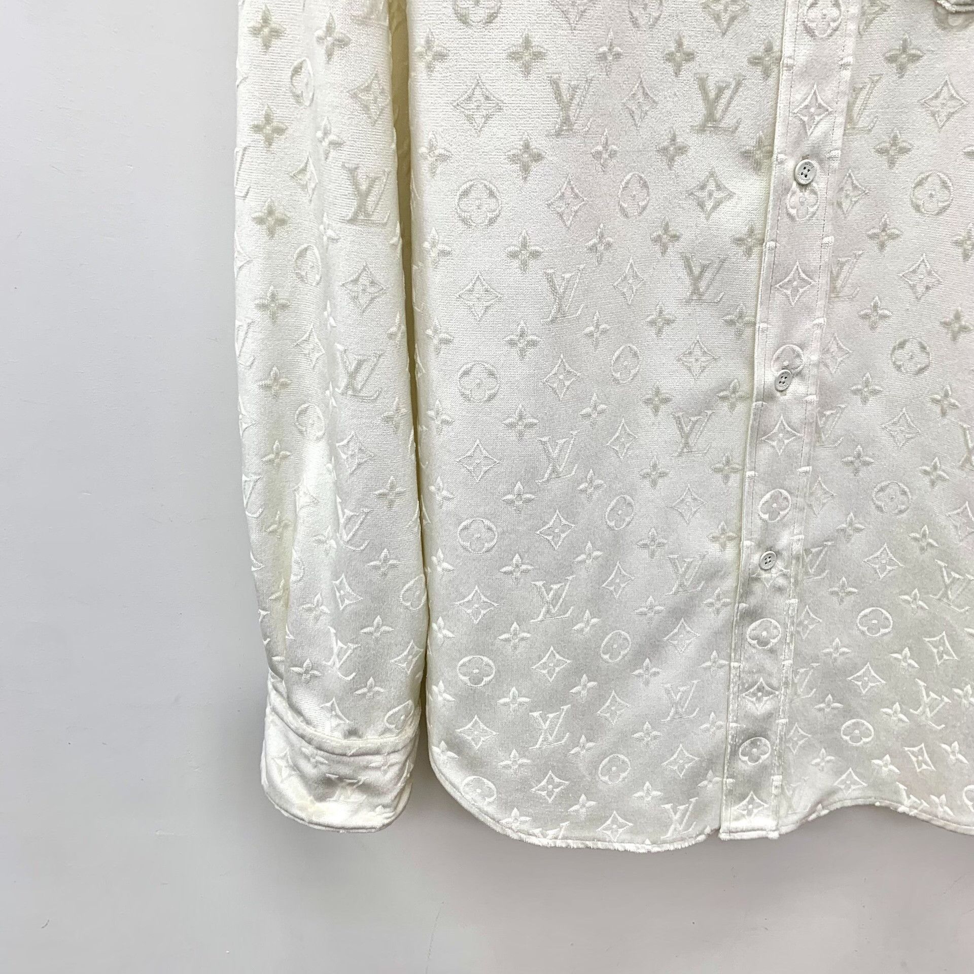 Louis Vuitton Louis Vuitton Monogram Long Sleeve Shirt XL Size US XL / EU 56 / 4 - 5 Thumbnail