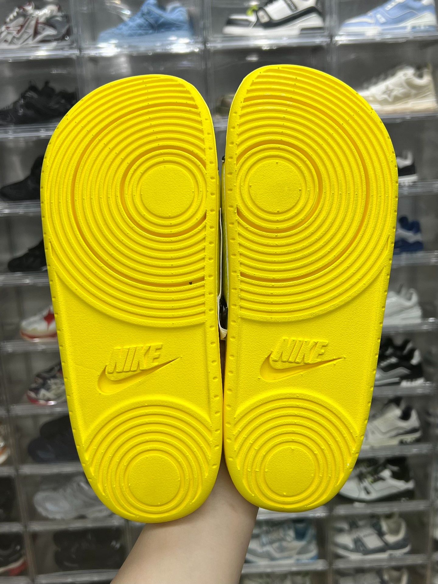 Nike Nike KOBE Yellow Sandals 13 Men Size US 13 / EU 46 - 6 Thumbnail