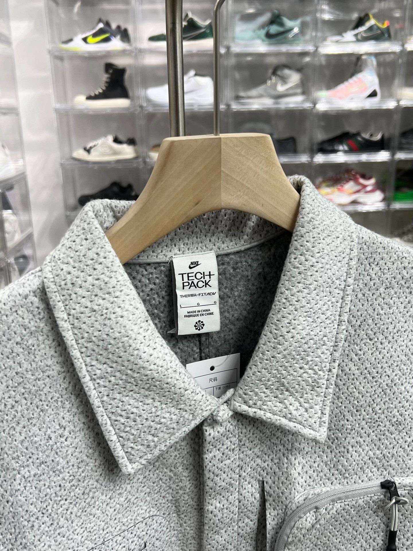 Nike Nike Gray Light Jacket l Men Size US L / EU 52-54 / 3 - 2 Thumbnail